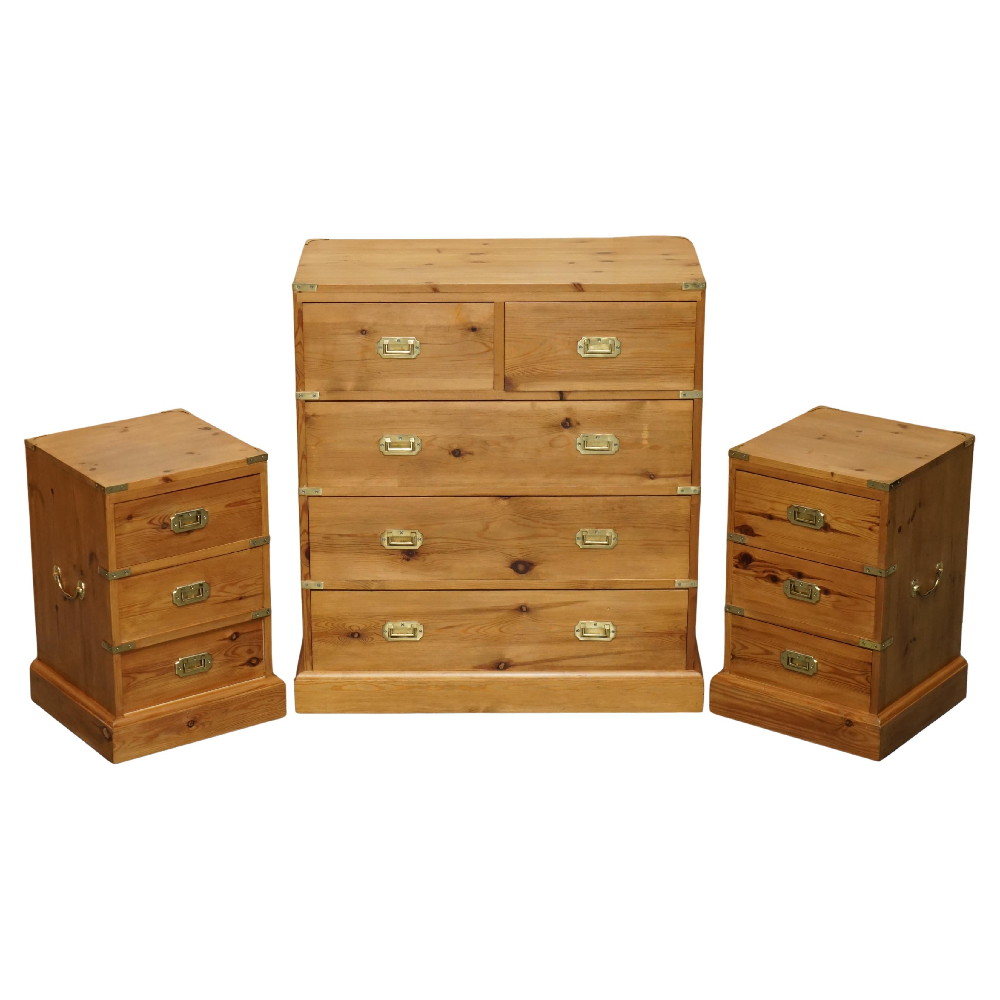 STUNNING SUiTE OF VINTAGE ENGLISH PINE CAMPAIGN CHESTS OF DRAWERS & SIDE TABLES