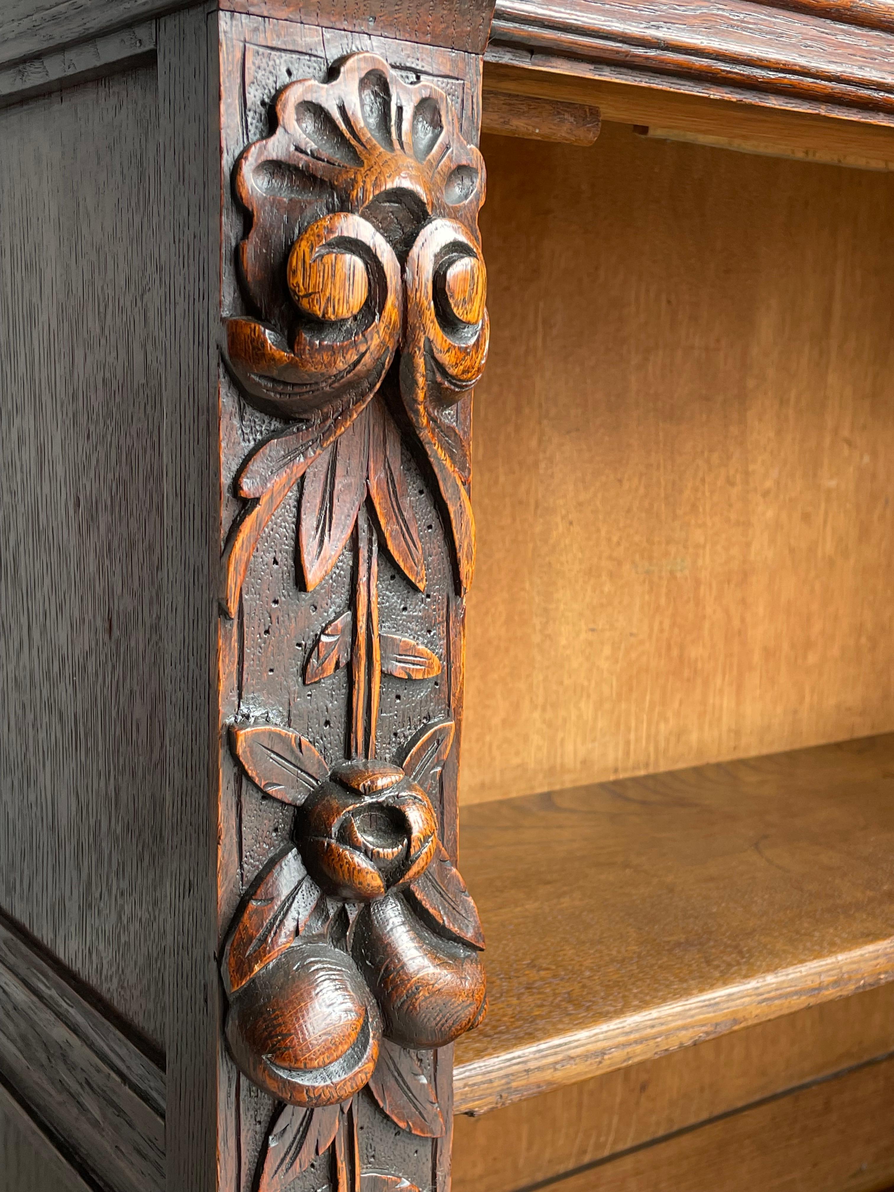 Stunning & Superbly Hand Carved Renaissance Revival Hallway Cabinet / Drinks Bar 8