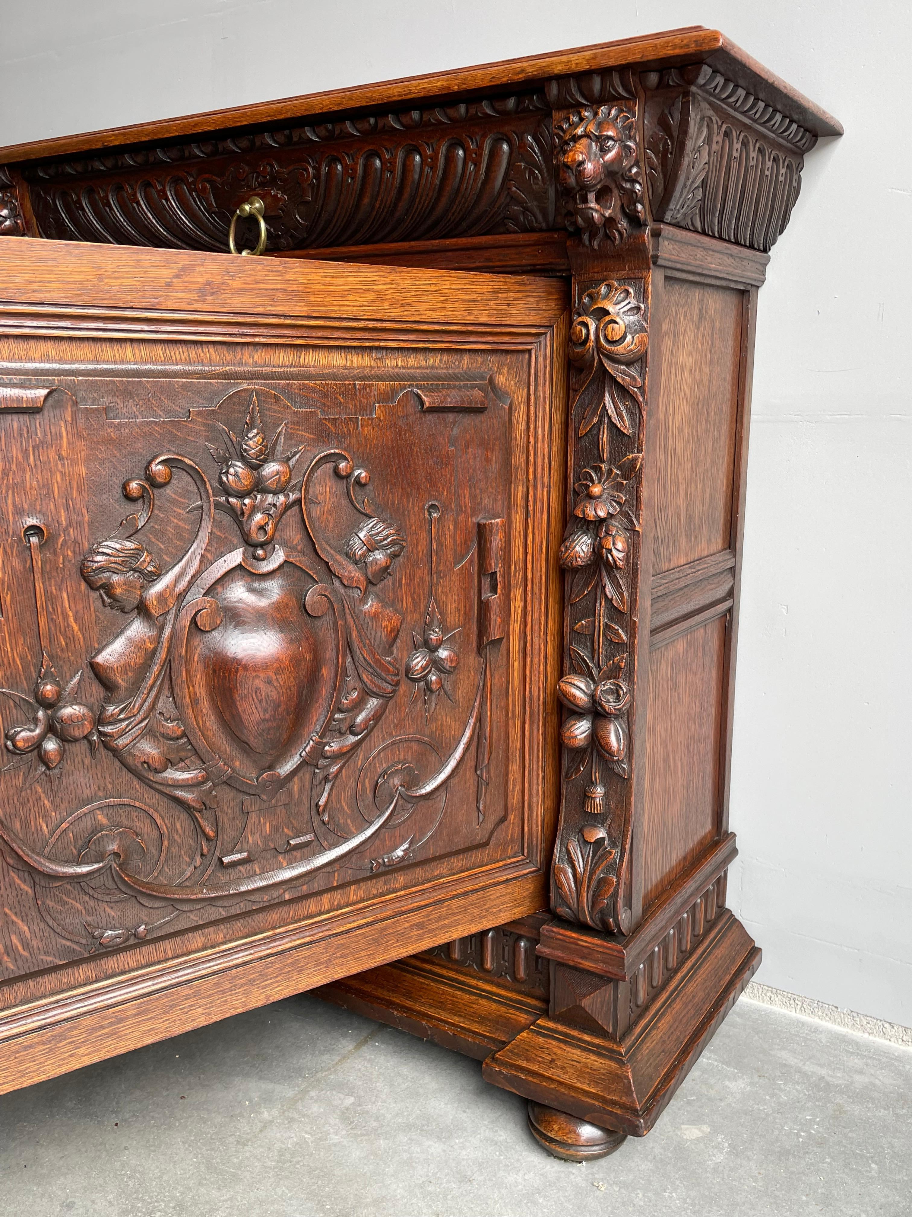 Dutch Stunning & Superbly Hand Carved Renaissance Revival Hallway Cabinet / Drinks Bar