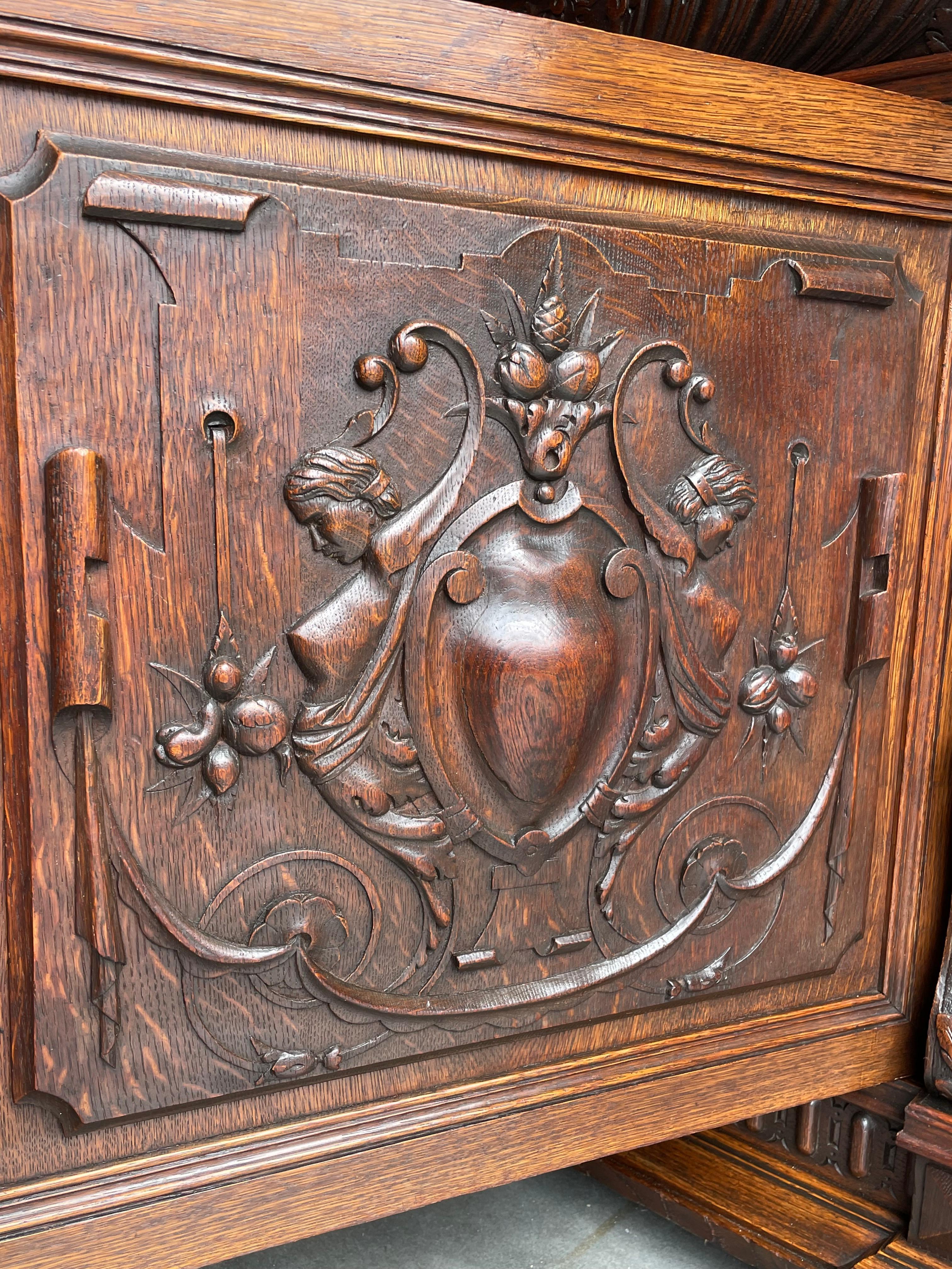 Hand-Carved Stunning & Superbly Hand Carved Renaissance Revival Hallway Cabinet / Drinks Bar
