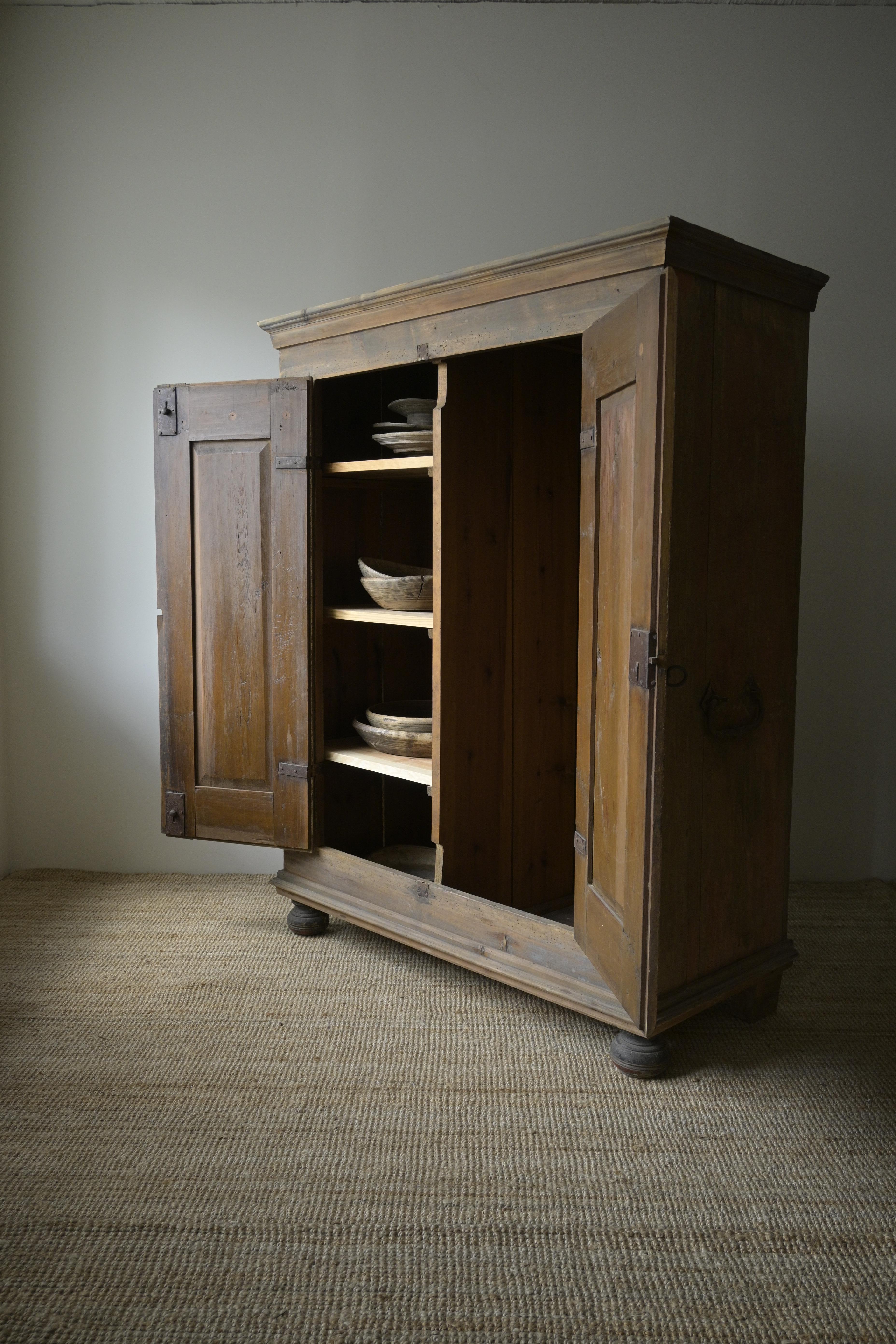 Prächtiger schwedischer Barockschrank, um 1780 9