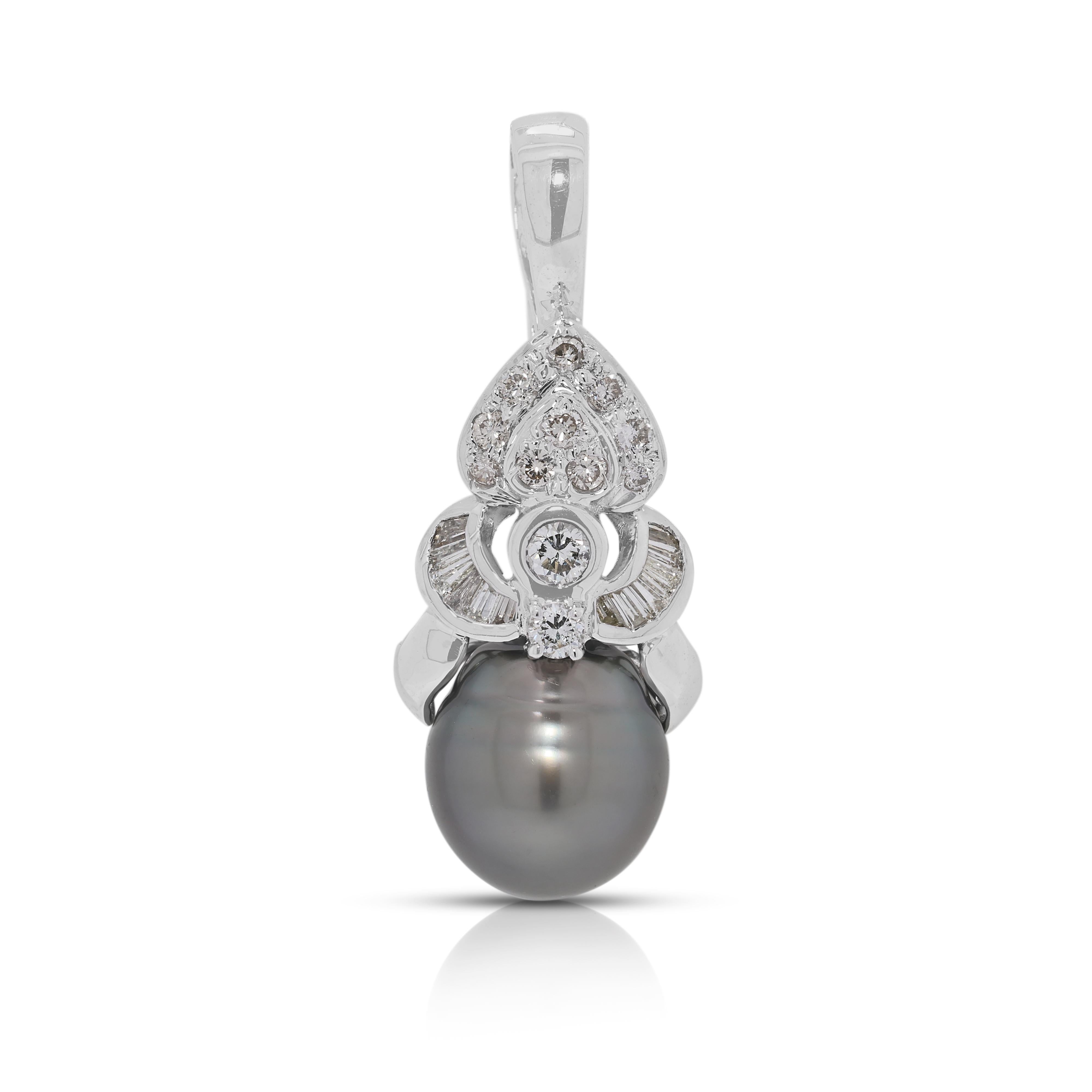 Pendentif en or blanc 18K/14K avec perle de Tahiti et diamant naturel de 0,41ct en vente