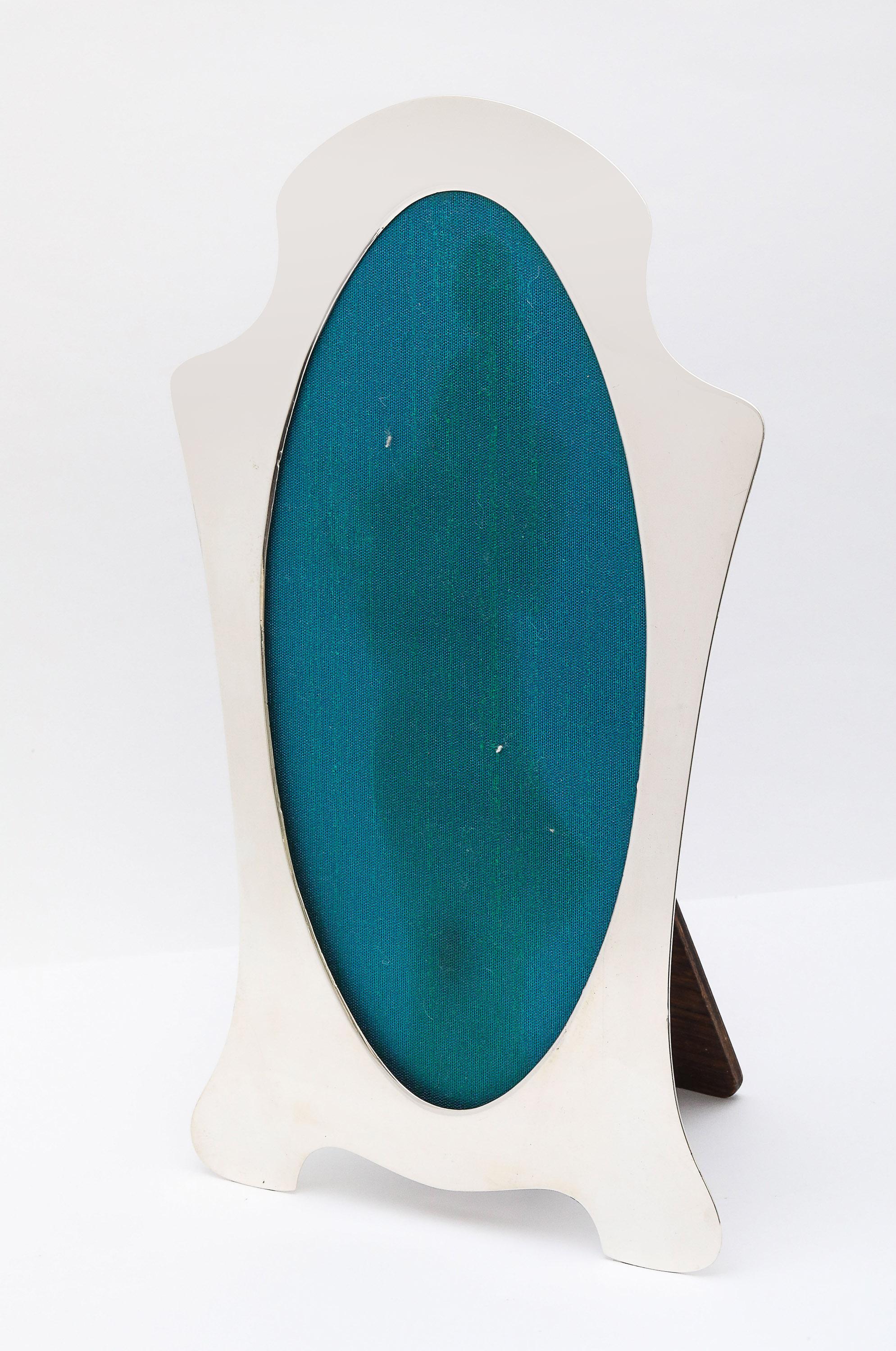 Stunning Tall Art Nouveau Picture Frame In Good Condition For Sale In New York, NY