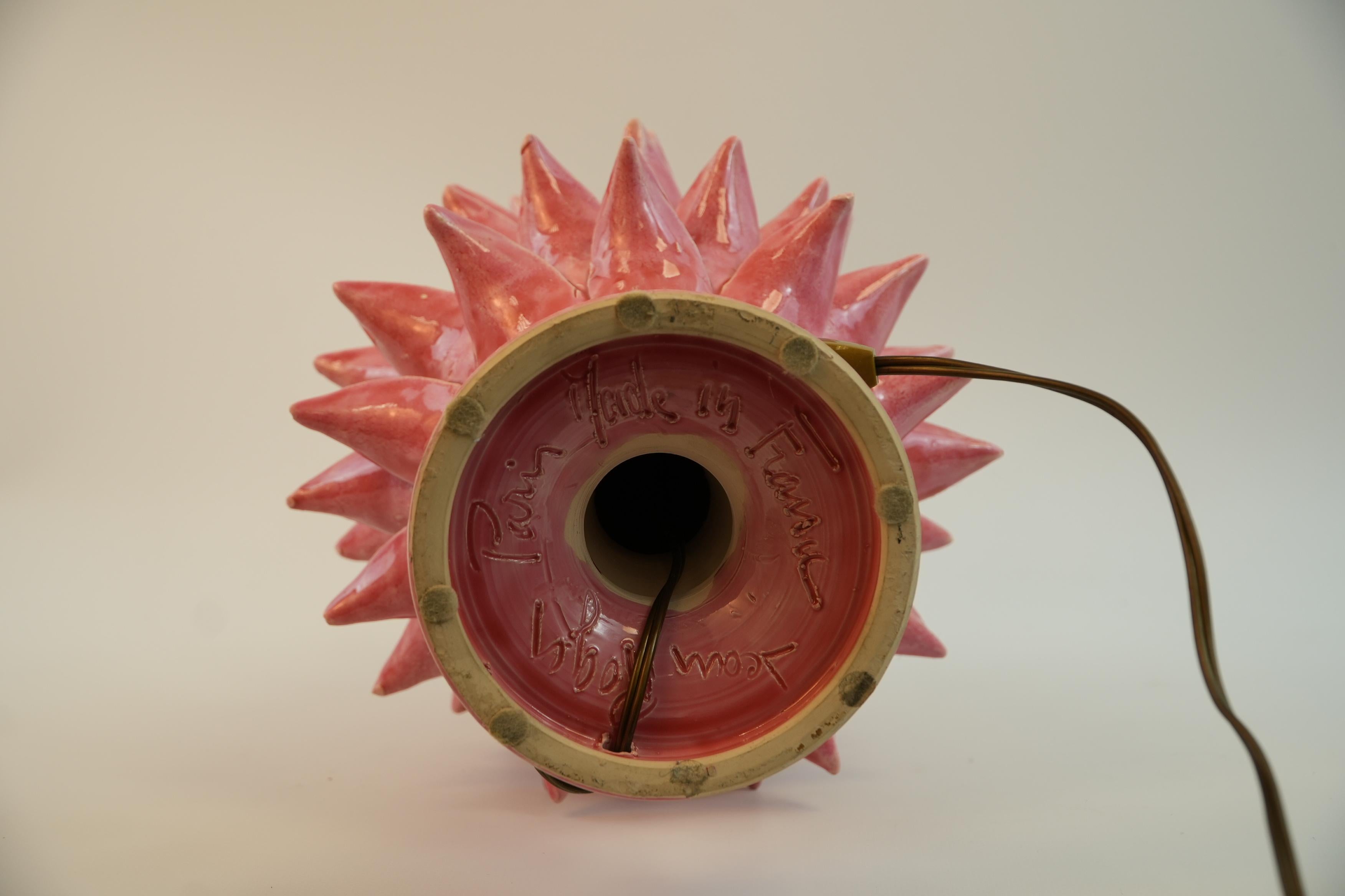 Superbe lampe rose de Jean Roger en vente 9