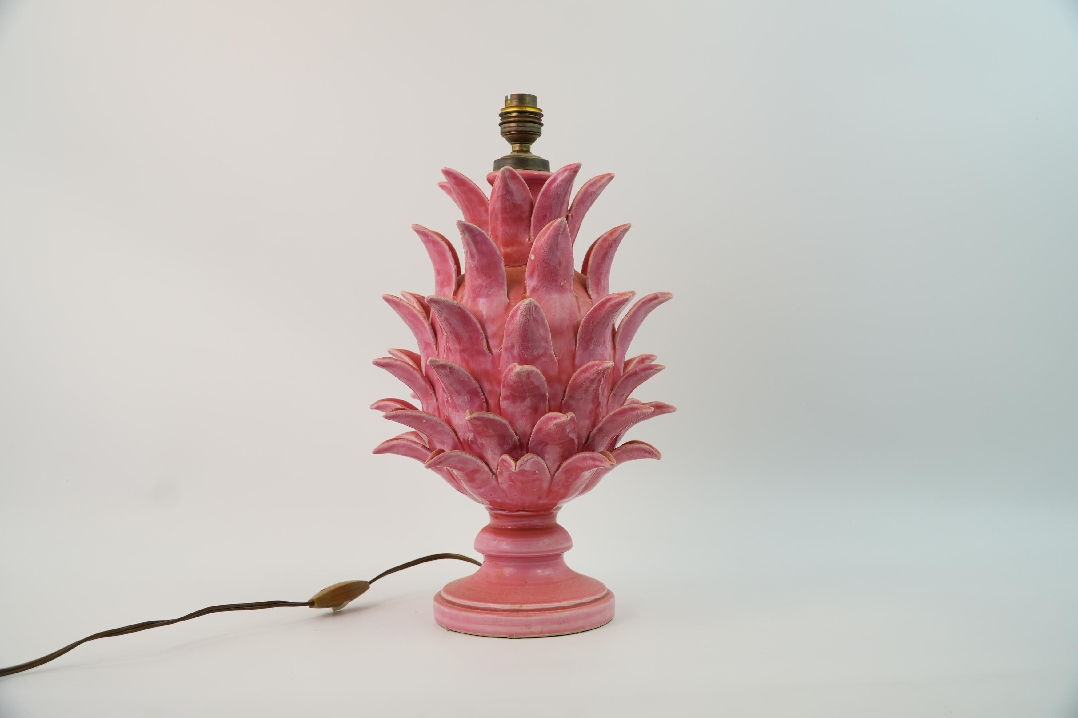 Superbe lampe rose de Jean Roger en vente 1