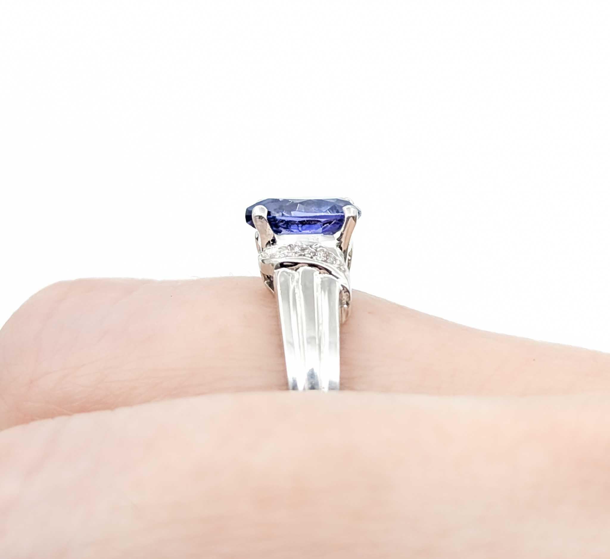 Contemporary Stunning Tanzanite & Diamond Ring in 14k White Gold For Sale
