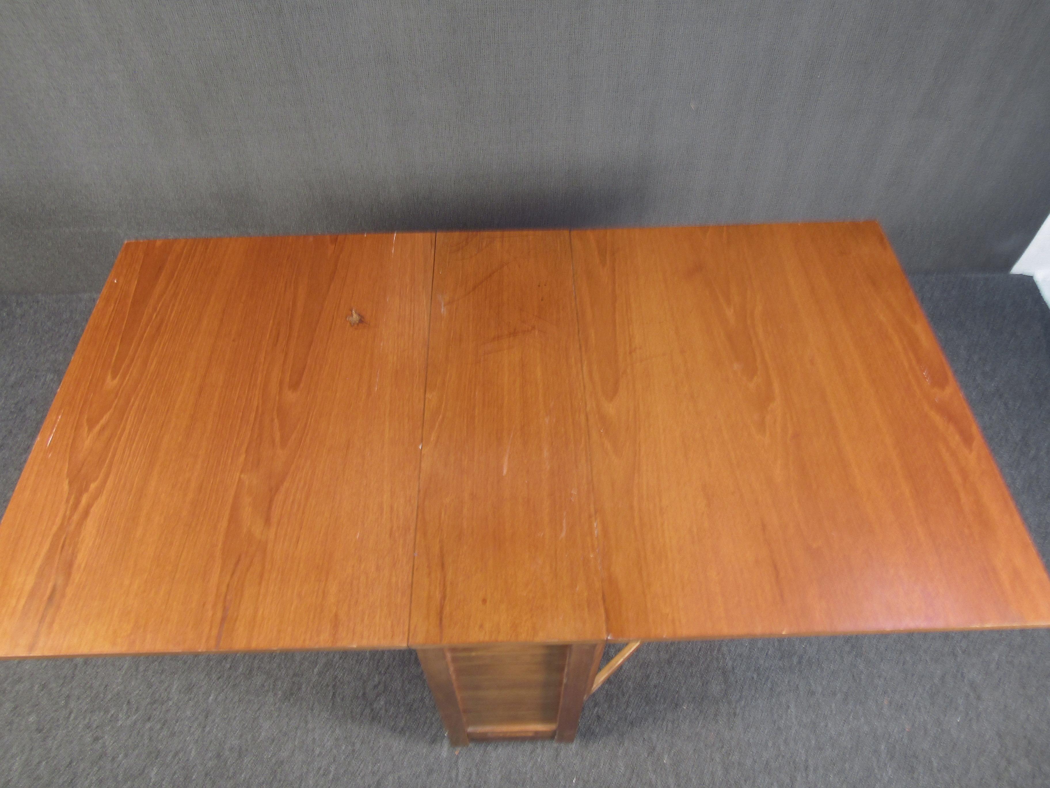 Stunning Teak Midcentury Drop Leaf Table with Chairs 8