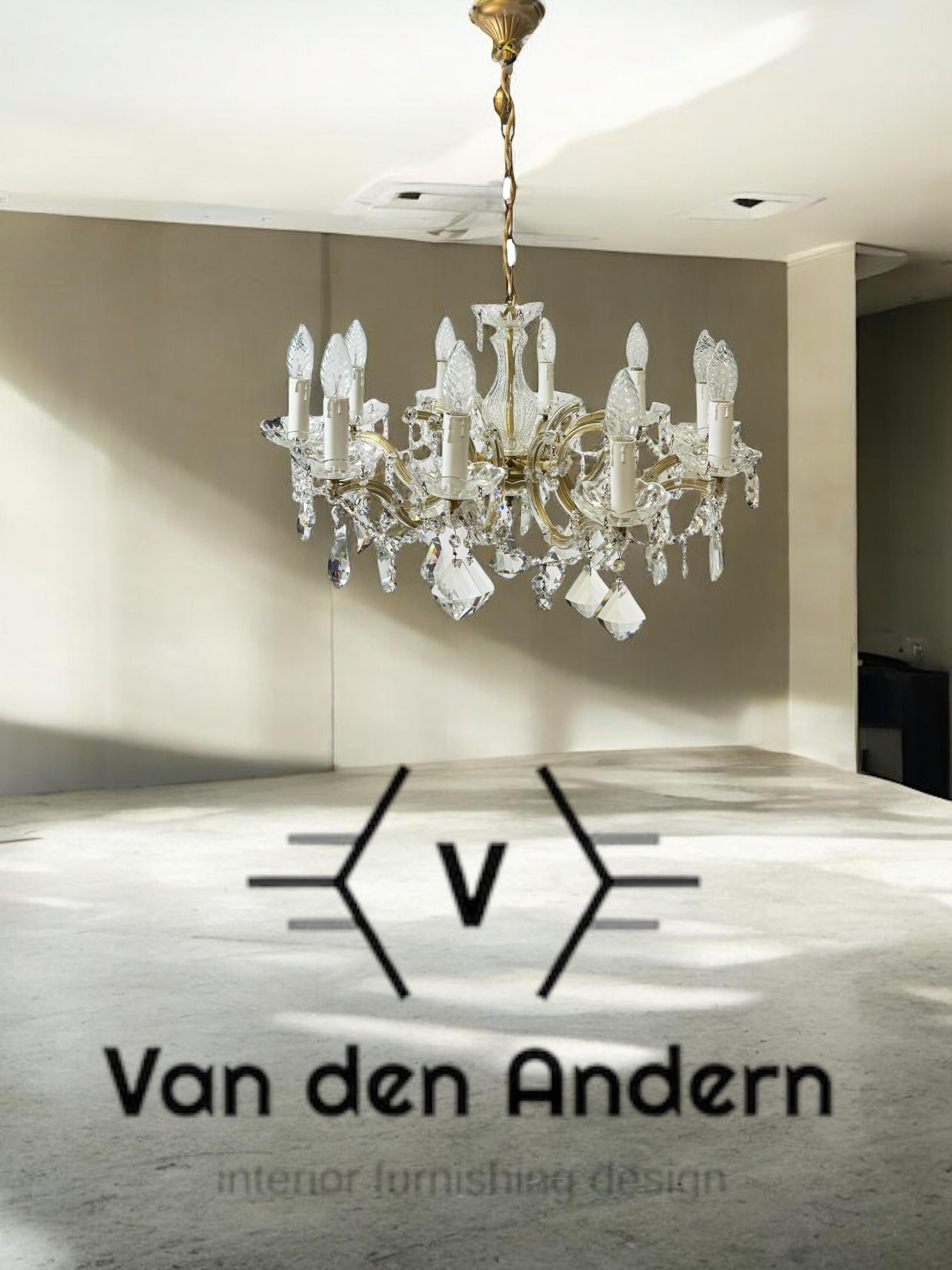 Superbe lustre à dix lumières en cristal de style Marie-Thérèse, milieu du siècle dernier, années 1960 en vente 11