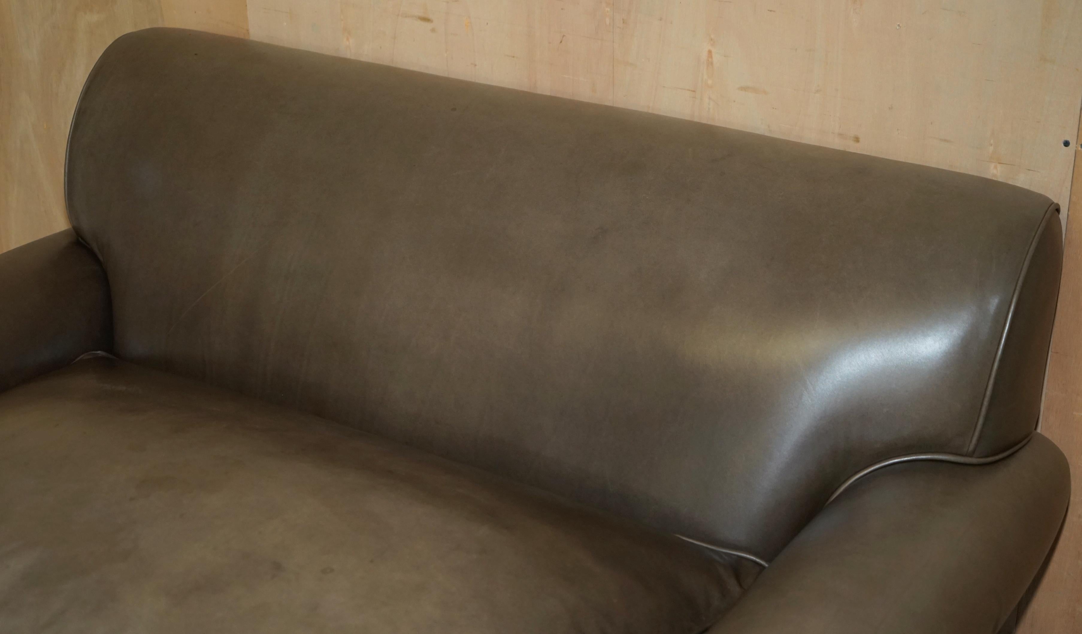 SOFÁ ARMADO DE CUERO GRANDE TERENCE CONRAN GRIS IMPRESIONANTE Art Decó en venta