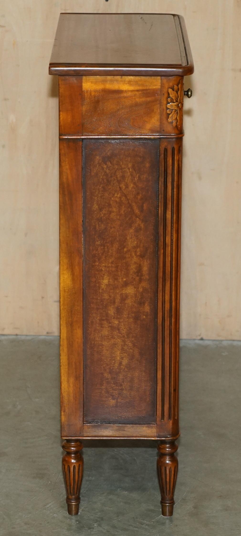 STUNNING THEODORE ALEXANDER DRAWER OPEN LIBRARY BOOKCASE WiTH SINGLE DRAWER For Sale 2