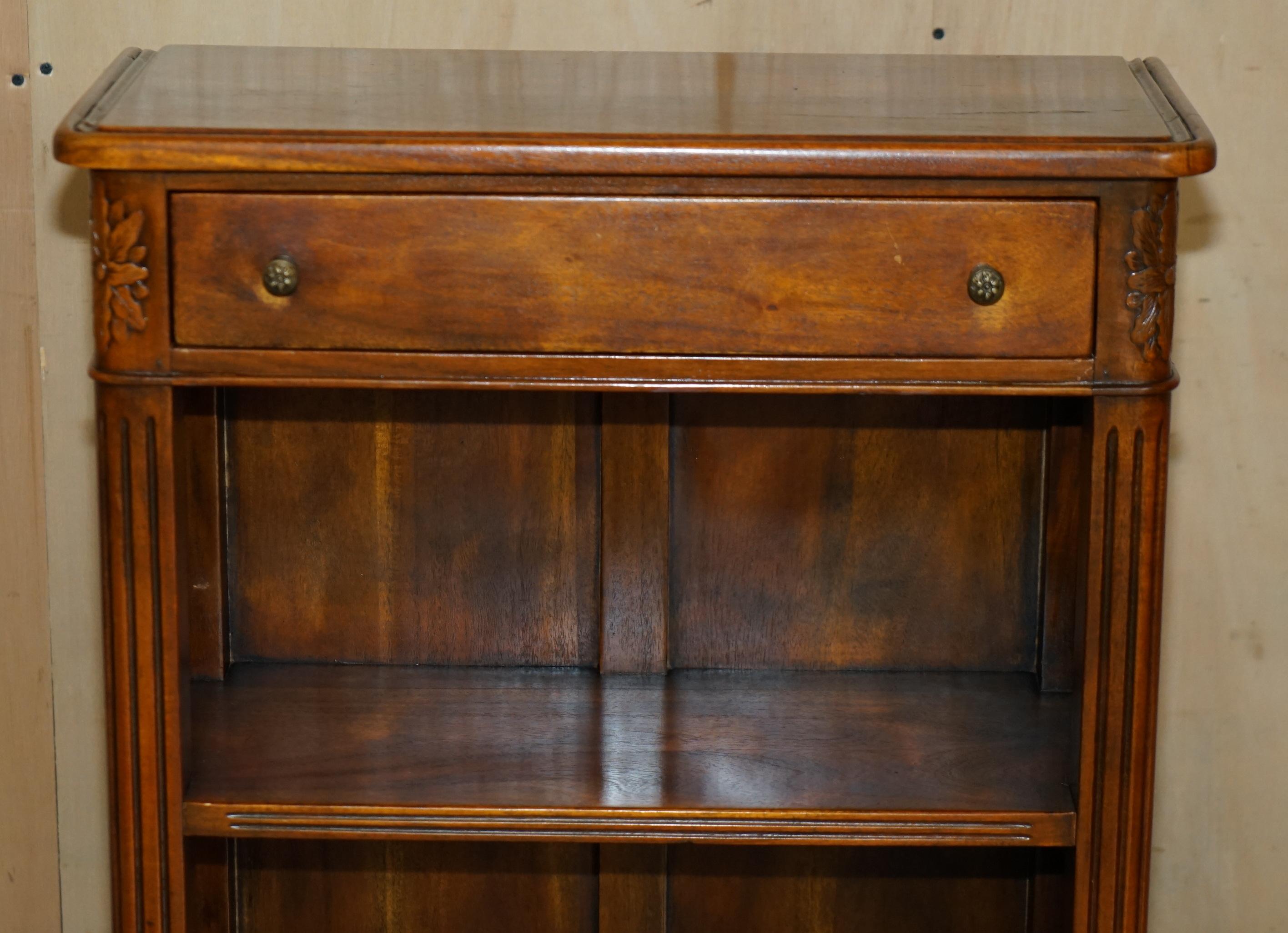 Hand-Crafted STUNNING THEODORE ALEXANDER DRAWER OPEN LIBRARY BOOKCASE WiTH SINGLE DRAWER For Sale