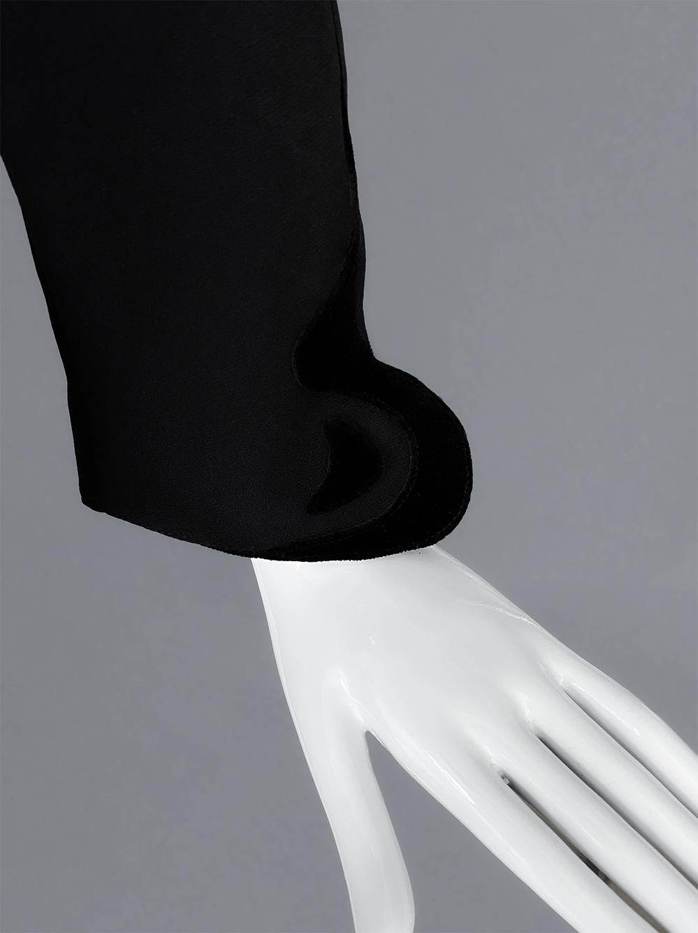 Atemberaubendes Thierry Mugler Sculptural Kleid Schwarzes Kleid FW1993 im Angebot 1