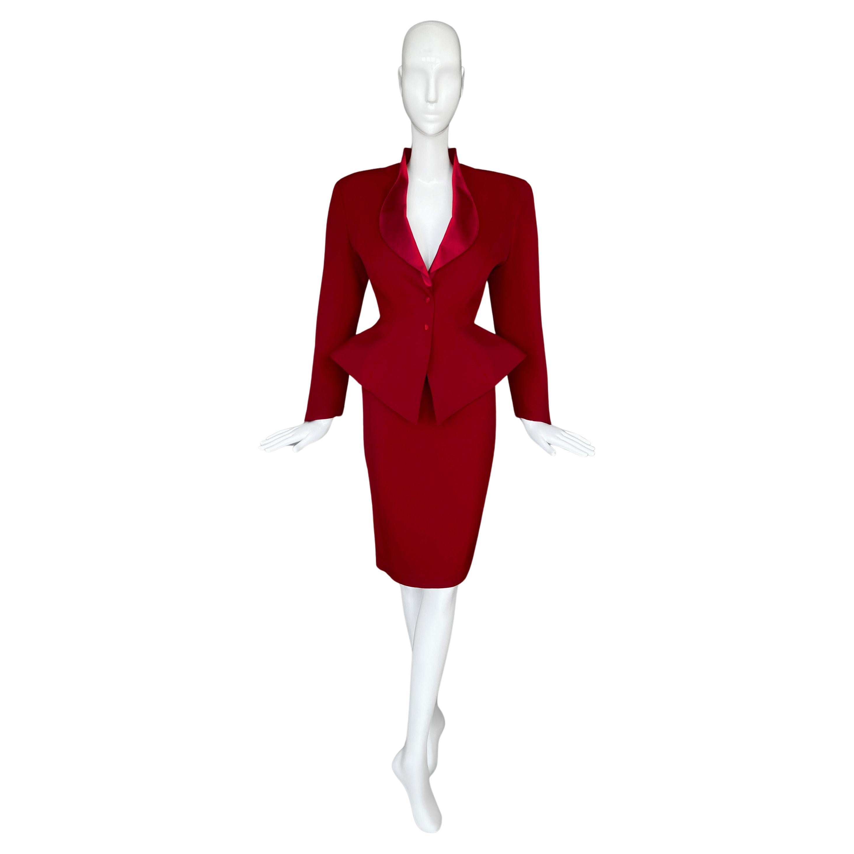 Stupendo ensemble scultoreo rosso di Thierry Mugler FW 1990