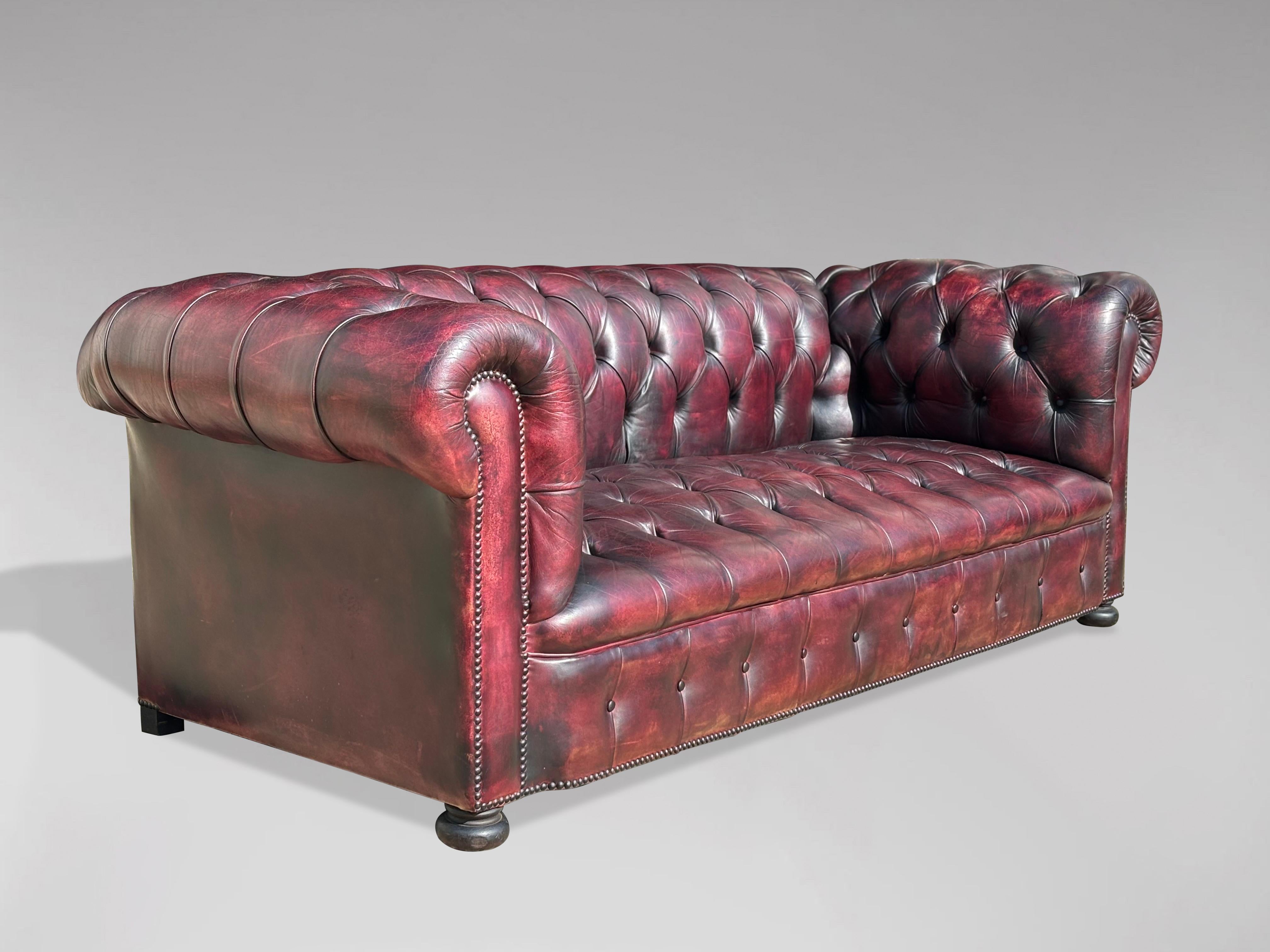 Stunning Three Piece Burgundy Leather Chesterfield Suite For Sale 5