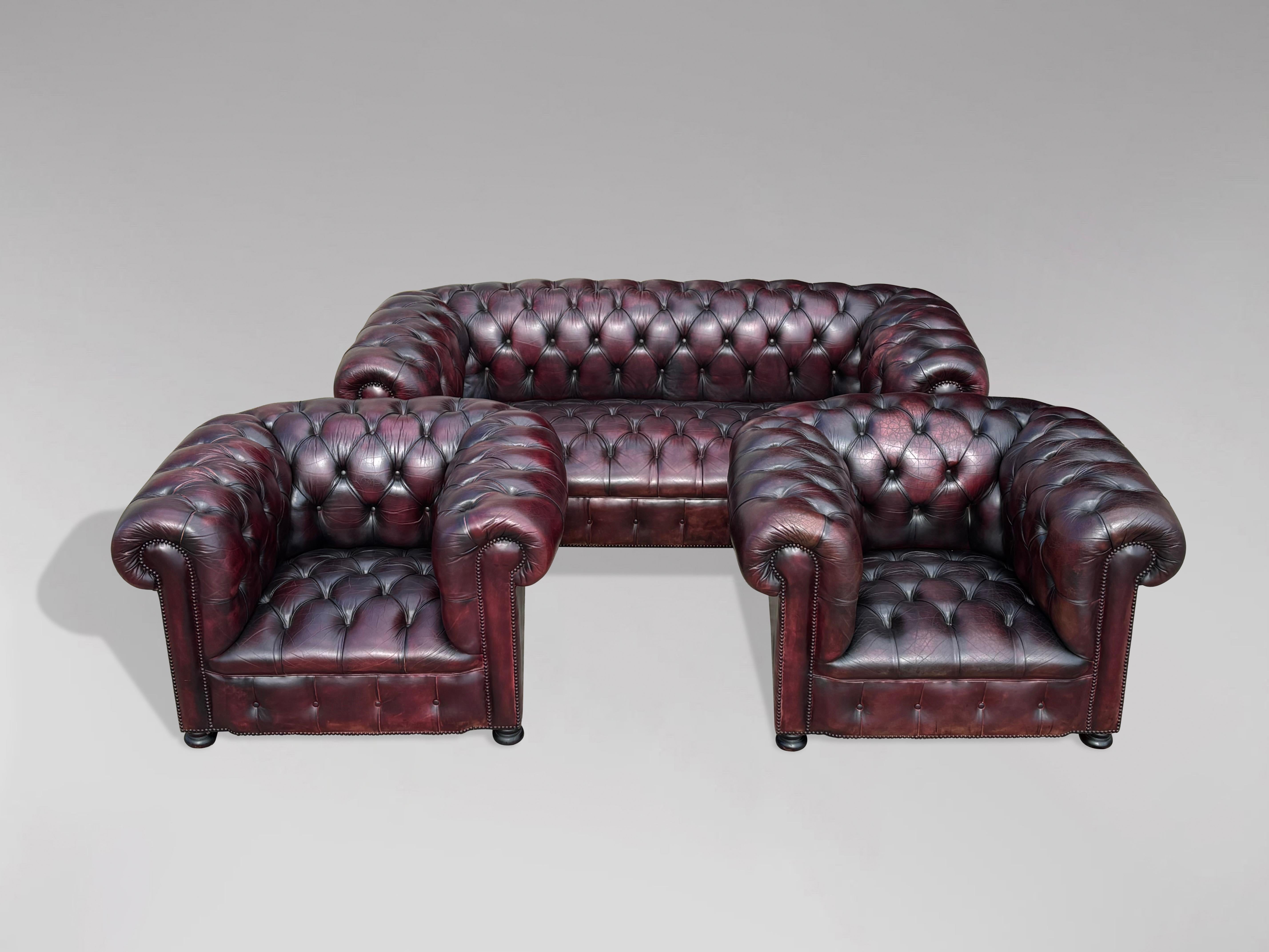 Stunning Three Piece Burgundy Leather Chesterfield Suite For Sale 8
