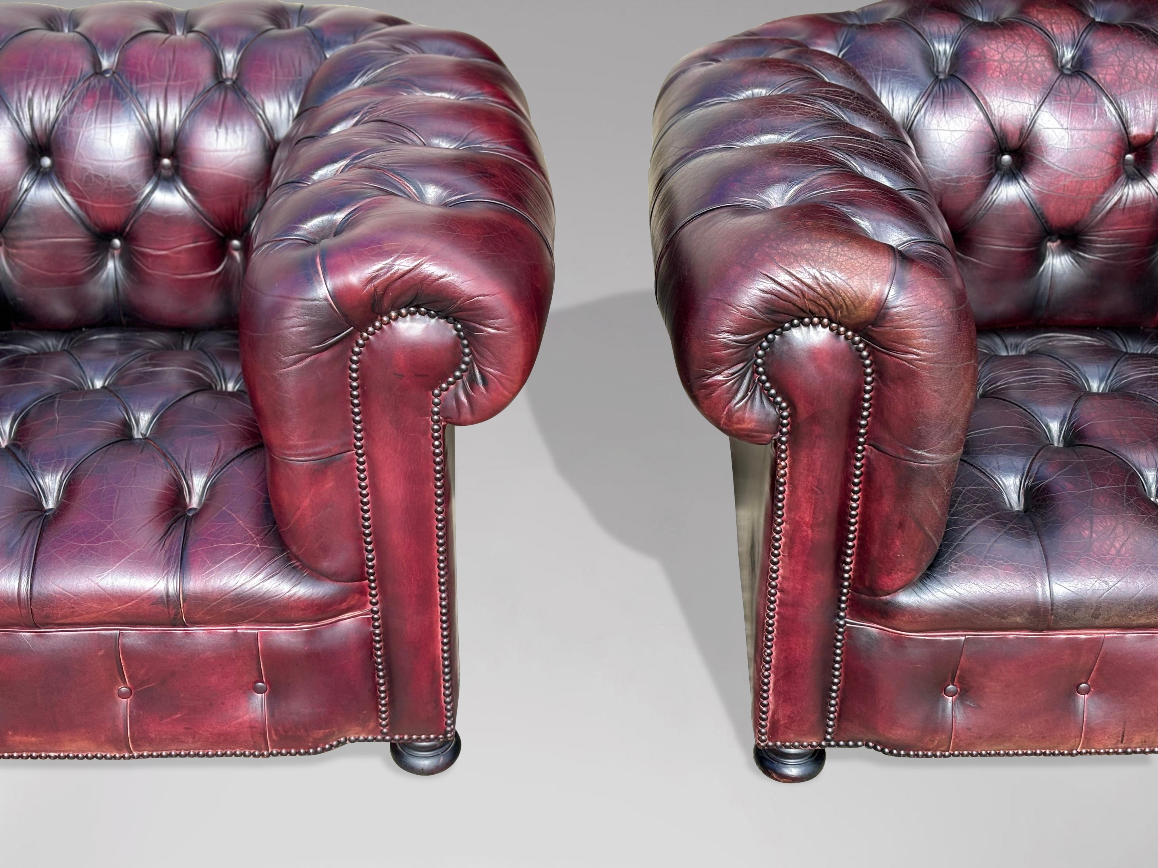20th Century Stunning Three Piece Burgundy Leather Chesterfield Suite For Sale