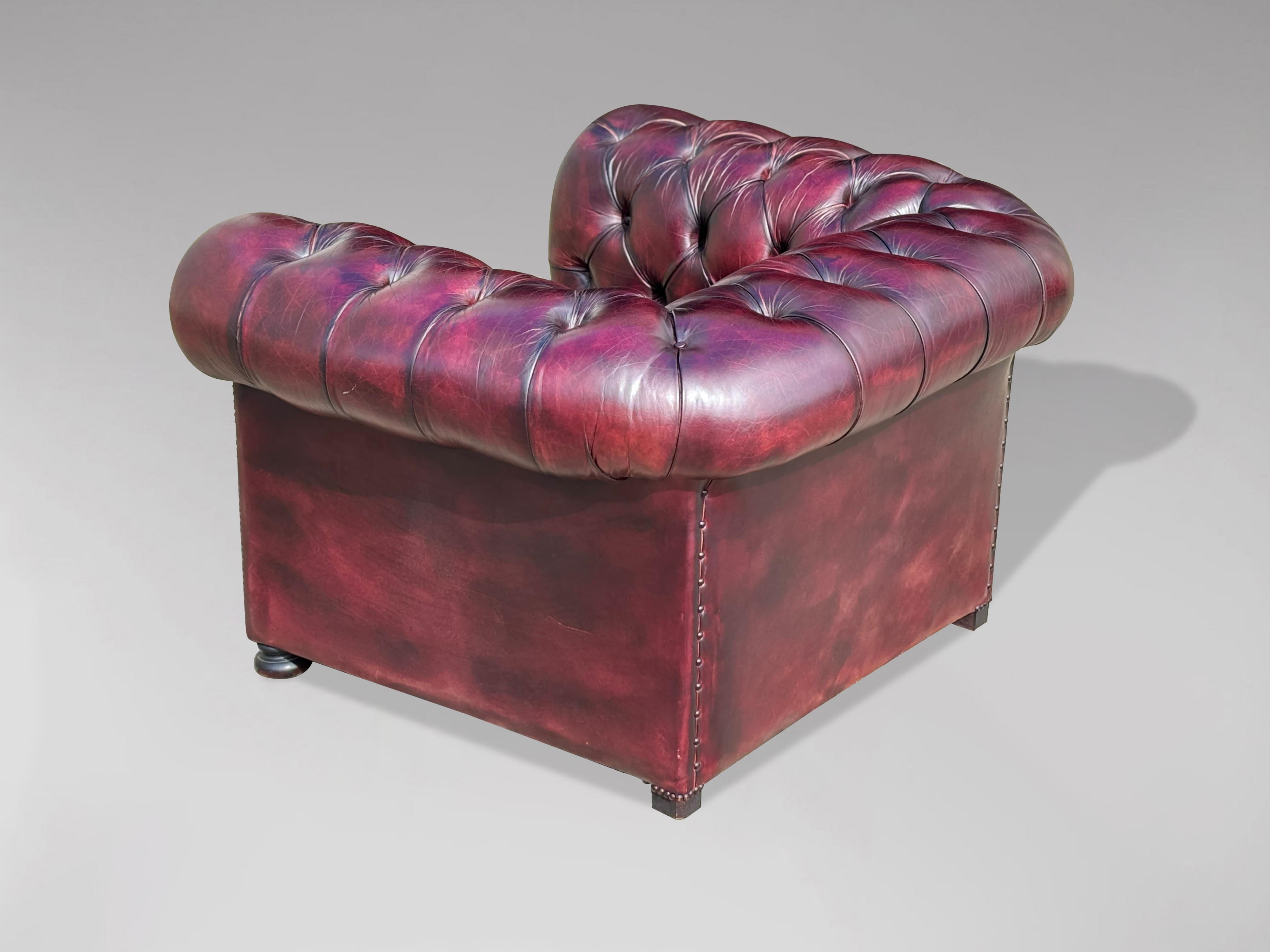 Stunning Three Piece Burgundy Leather Chesterfield Suite For Sale 2