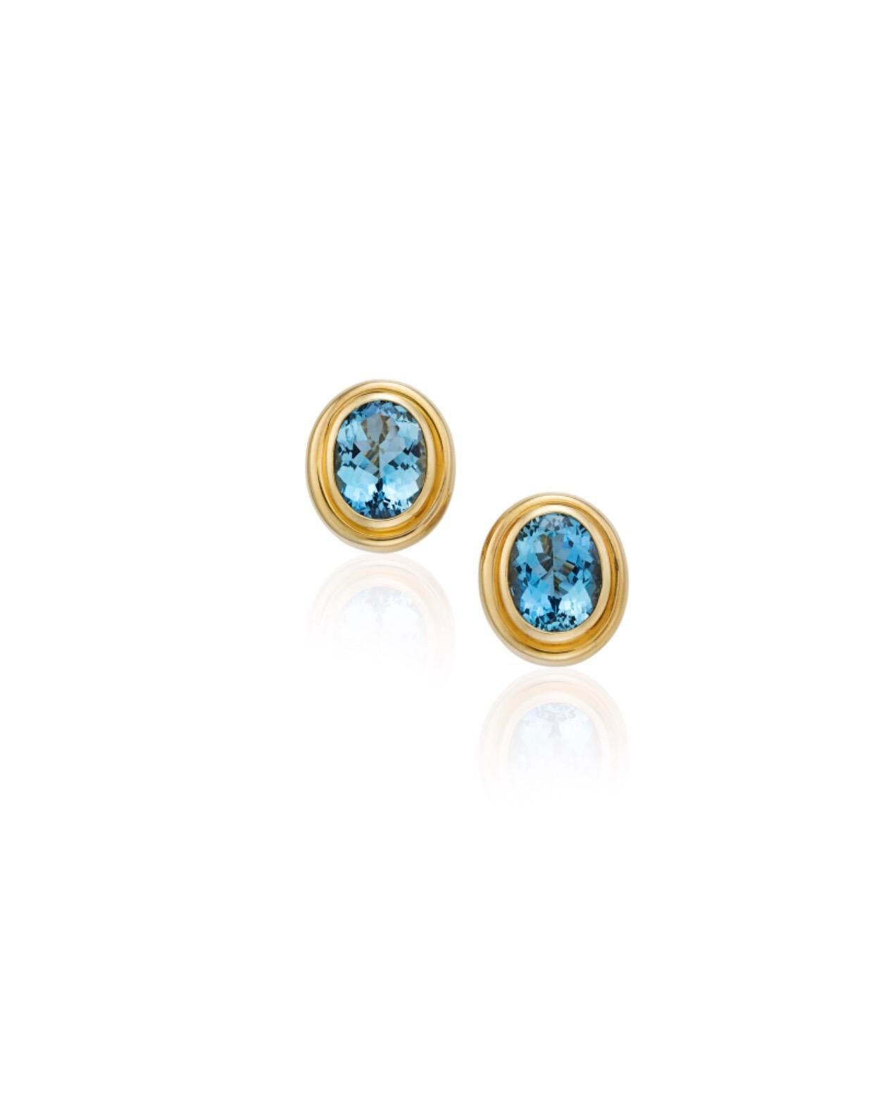 Stunning TIFFANY & CO. PALOMA PICASSO AQUAMARINE EARRINGS

Vibrant oval-cut aquamarine stones of the finest quality set within a gold frame. Those beautiful earrings were designed by Paloma Picasso and created by the famous jewellers Tiffany &