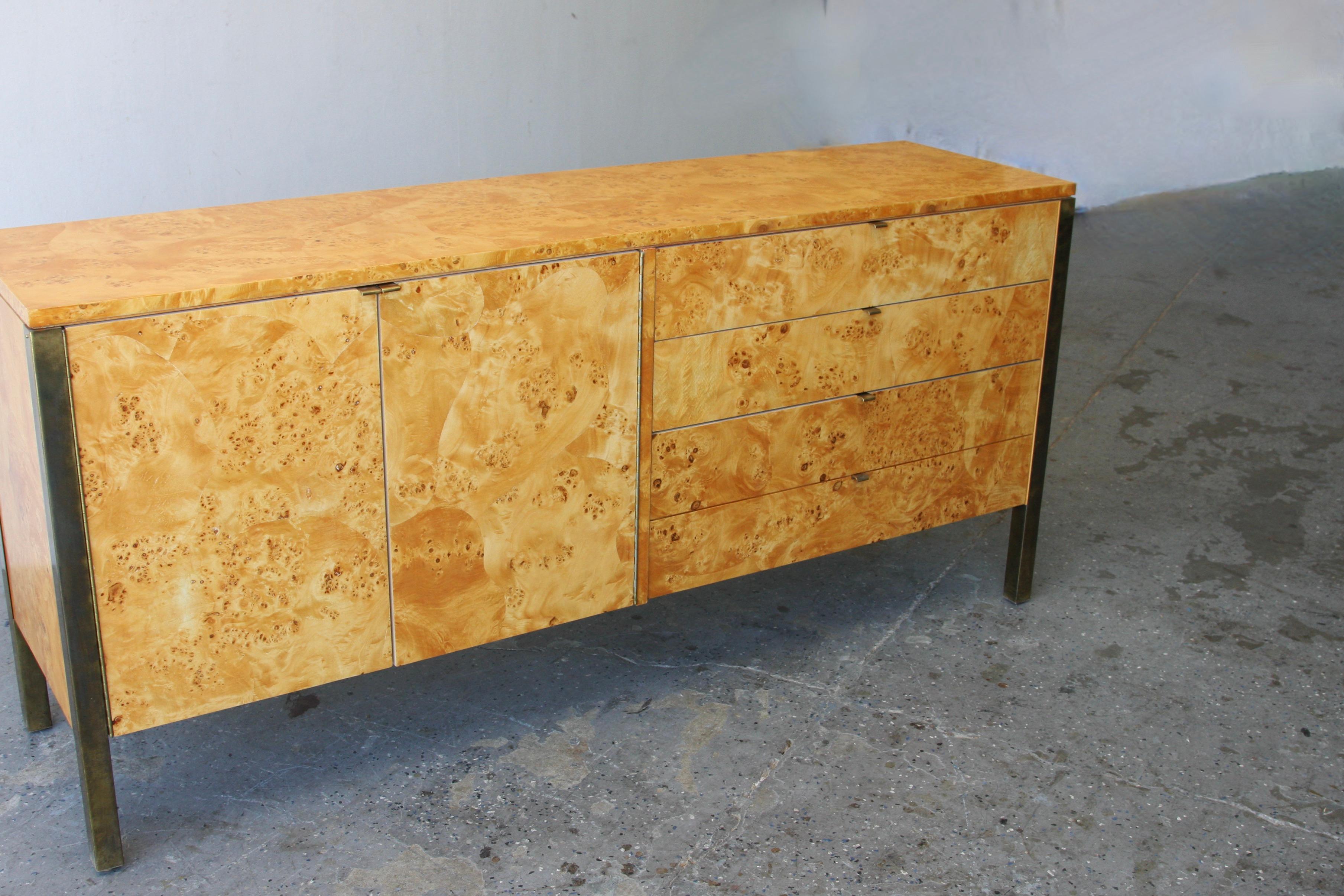 Stunning Tomlinson Postmodern / Mid Century Olive Burl Wood & Brass Credenza For Sale 7