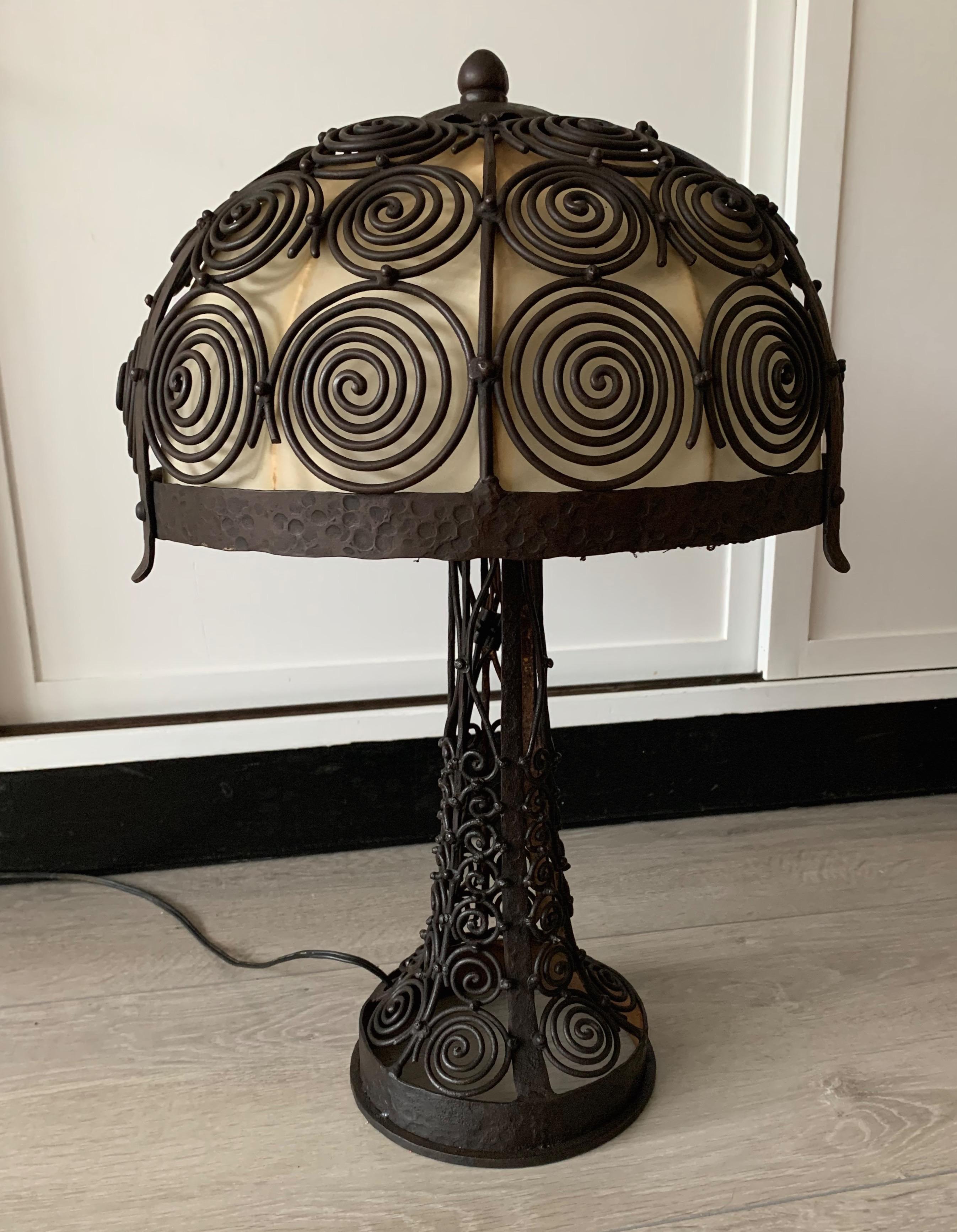 Stunning & Top Quality Hand Forged Wrought Iron Arts & Crafts Table Lamp 1910 3