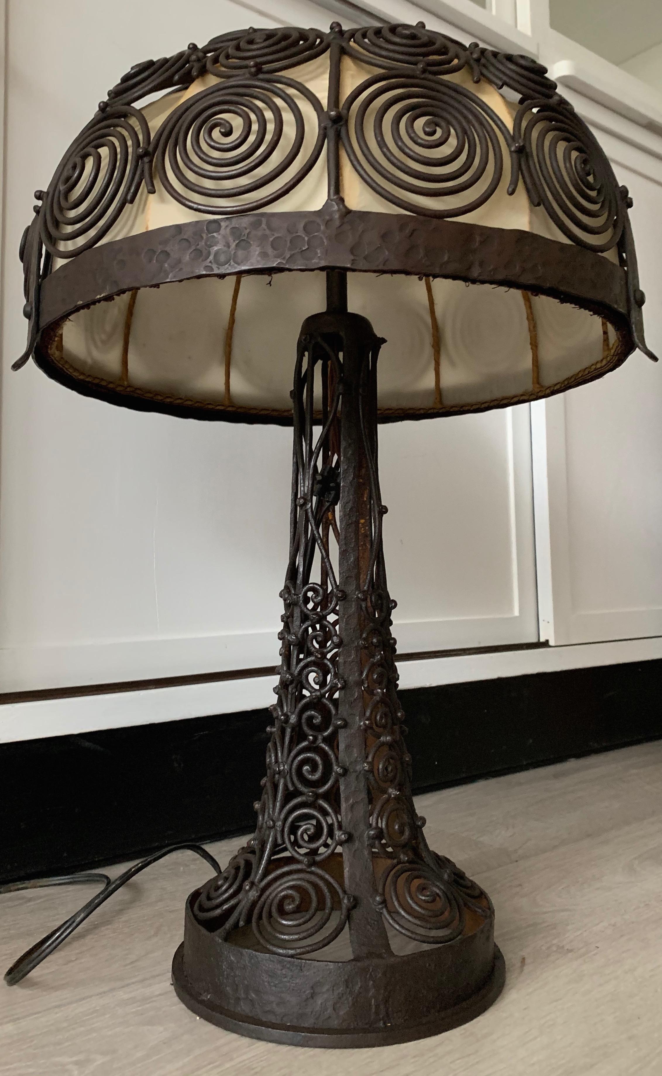 Stunning & Top Quality Hand Forged Wrought Iron Arts & Crafts Table Lamp 1910 5