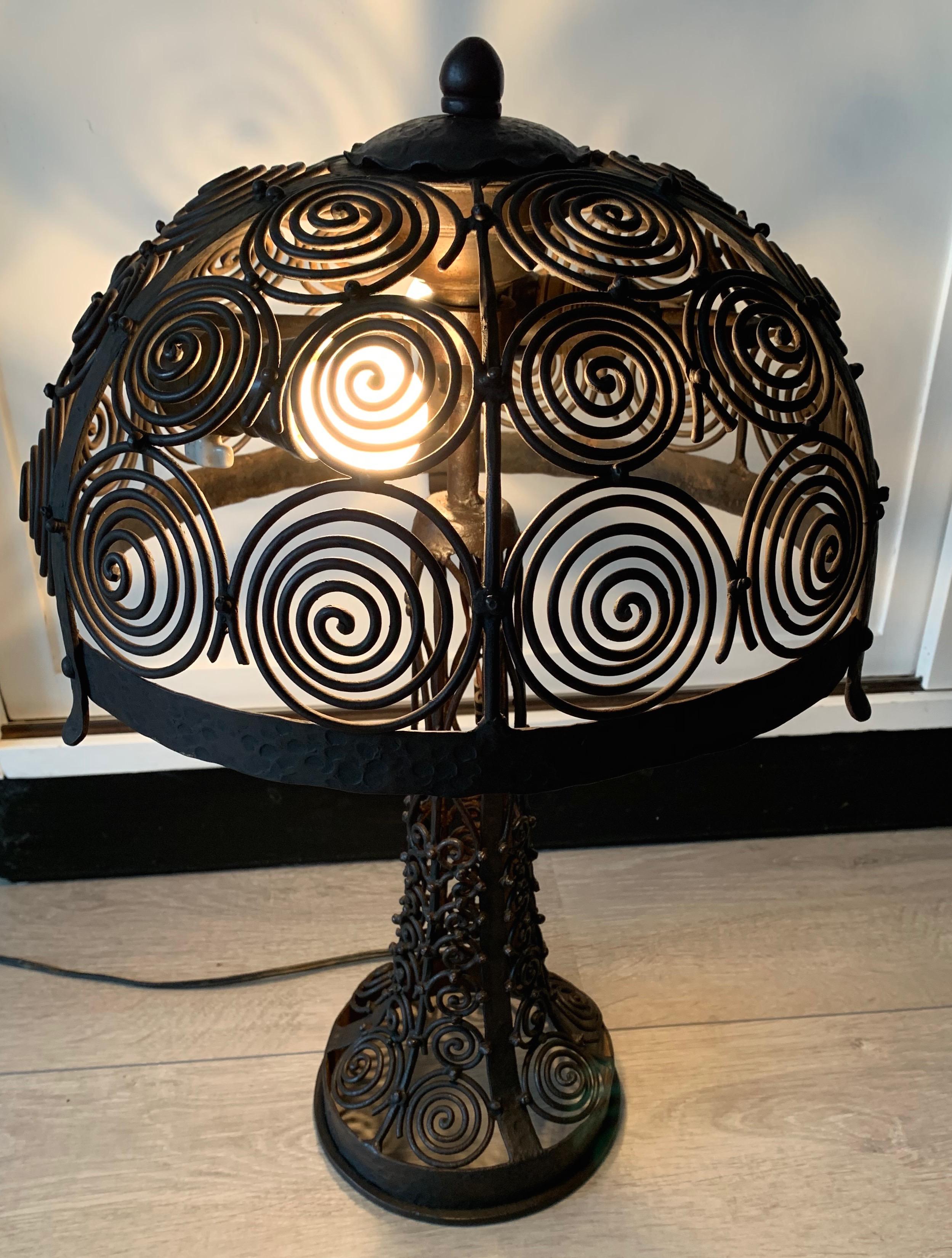 20th Century Stunning & Top Quality Hand Forged Wrought Iron Arts & Crafts Table Lamp 1910