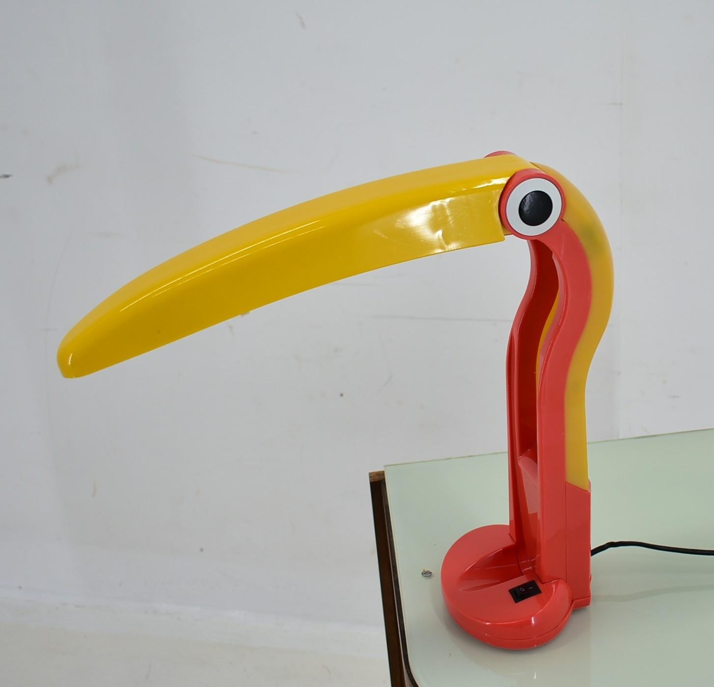 Stunning Toucan Table Lamp by H.T.Huang for Lenoir, 1975s. For Sale 3