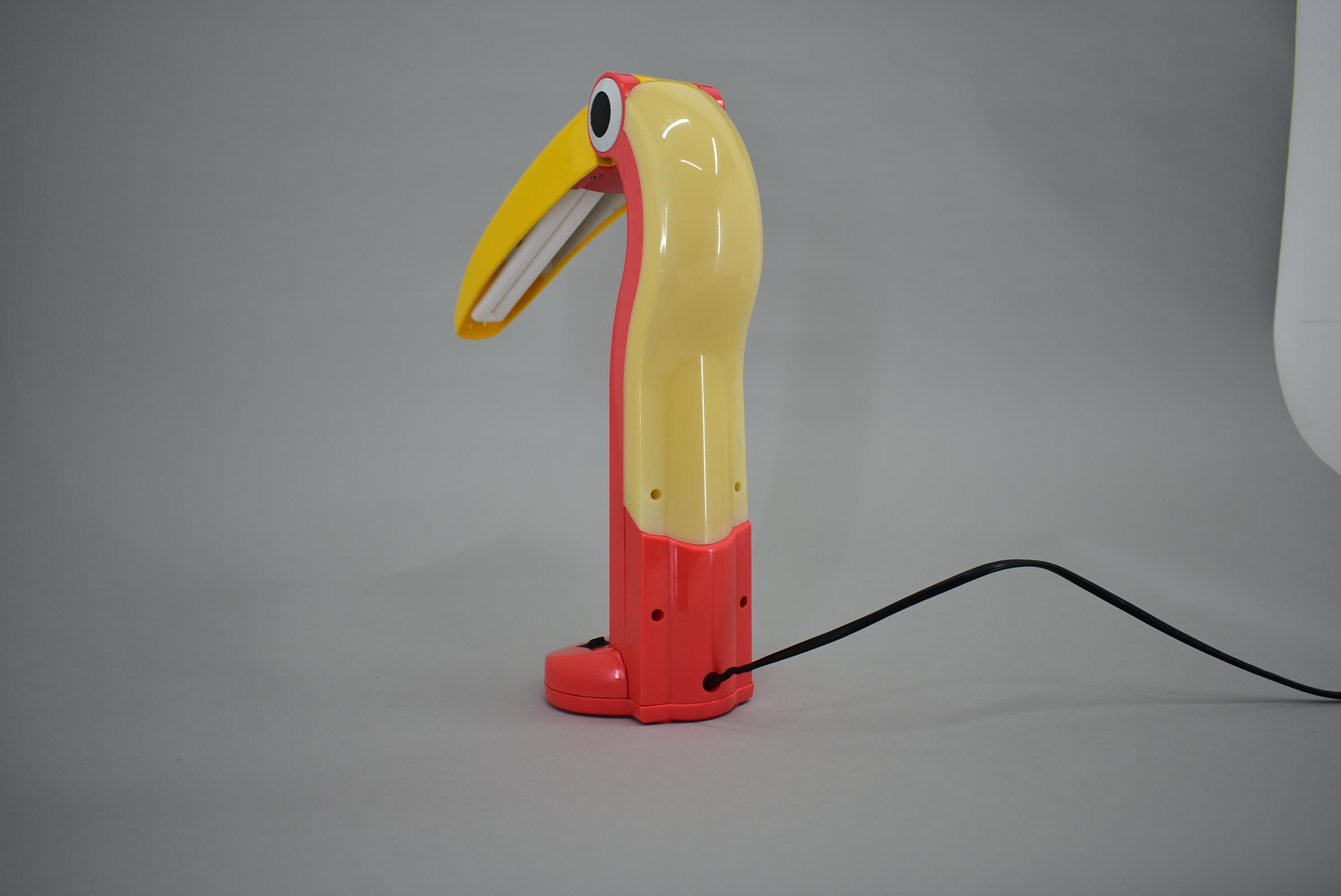 Stunning Toucan Table Lamp by H.T.Huang for Lenoir, 1975s. For Sale 7