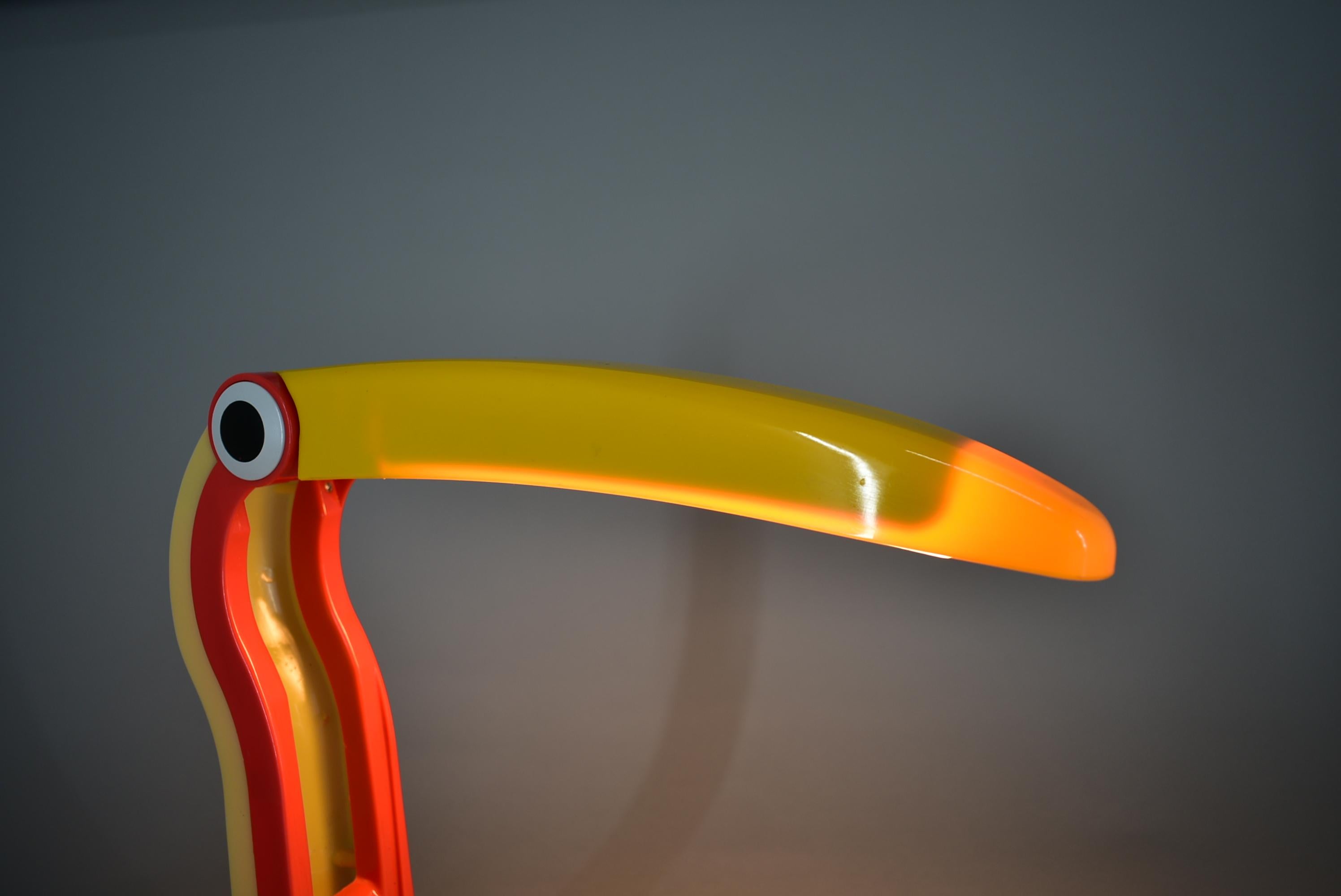 Mid-Century Modern Stunning Toucan Table Lamp by H.T.Huang for Lenoir, 1975s. For Sale