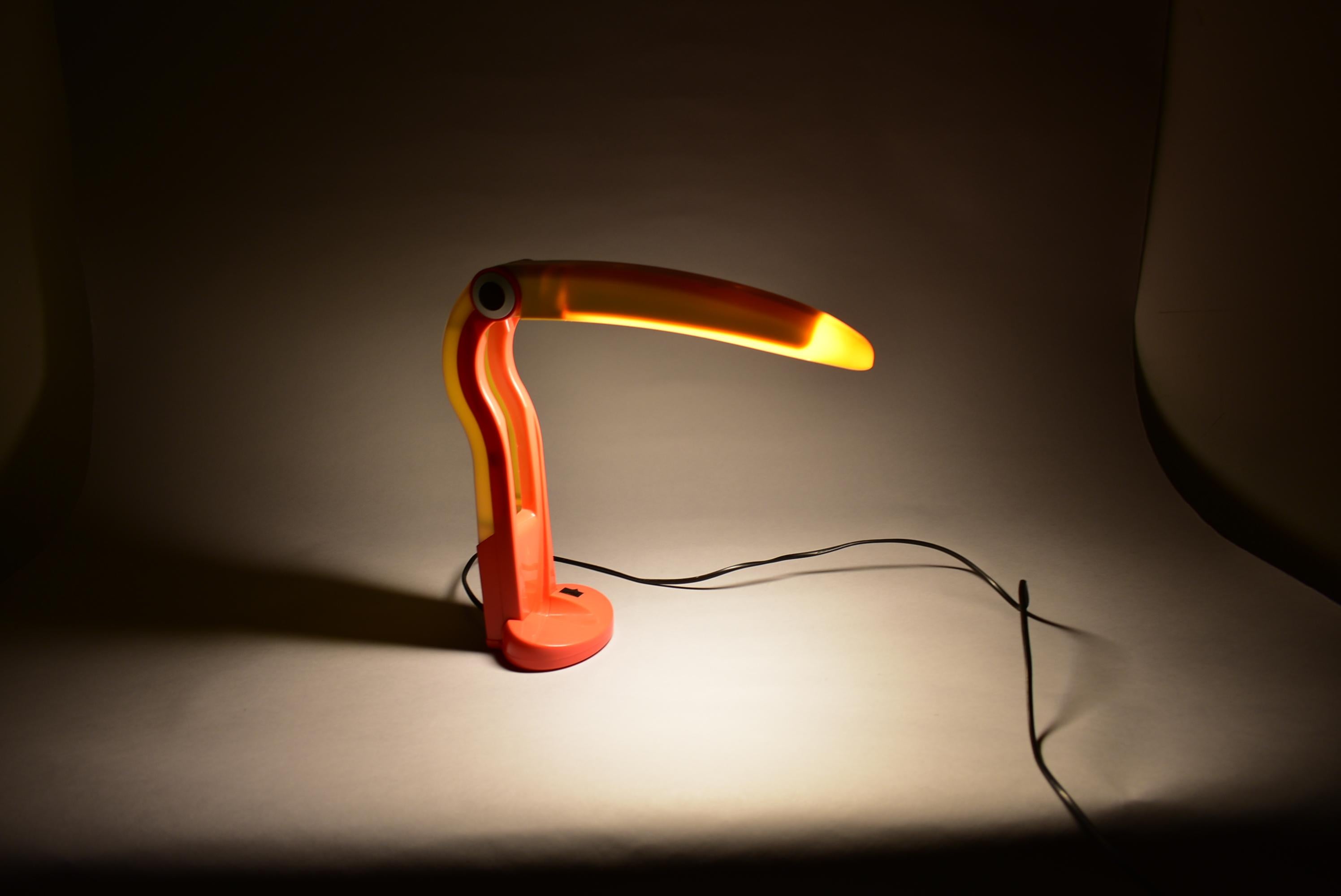Stunning Toucan Table Lamp by H.T.Huang for Lenoir, 1975s. In Good Condition In Praha, CZ
