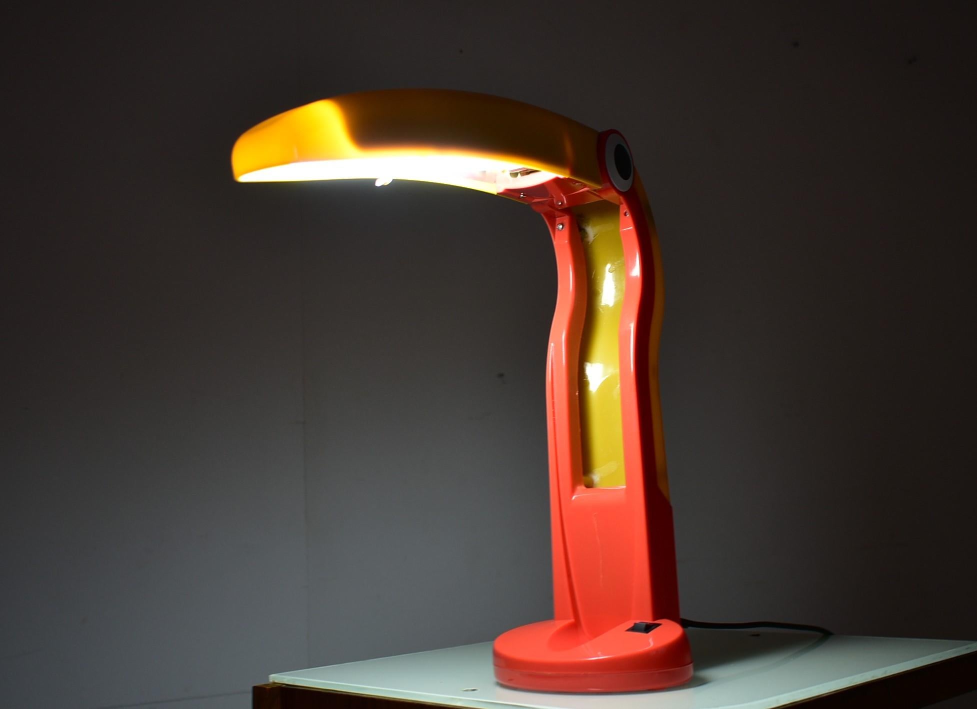 Stunning Toucan Table Lamp by H.T.Huang for Lenoir, 1975s. For Sale 2