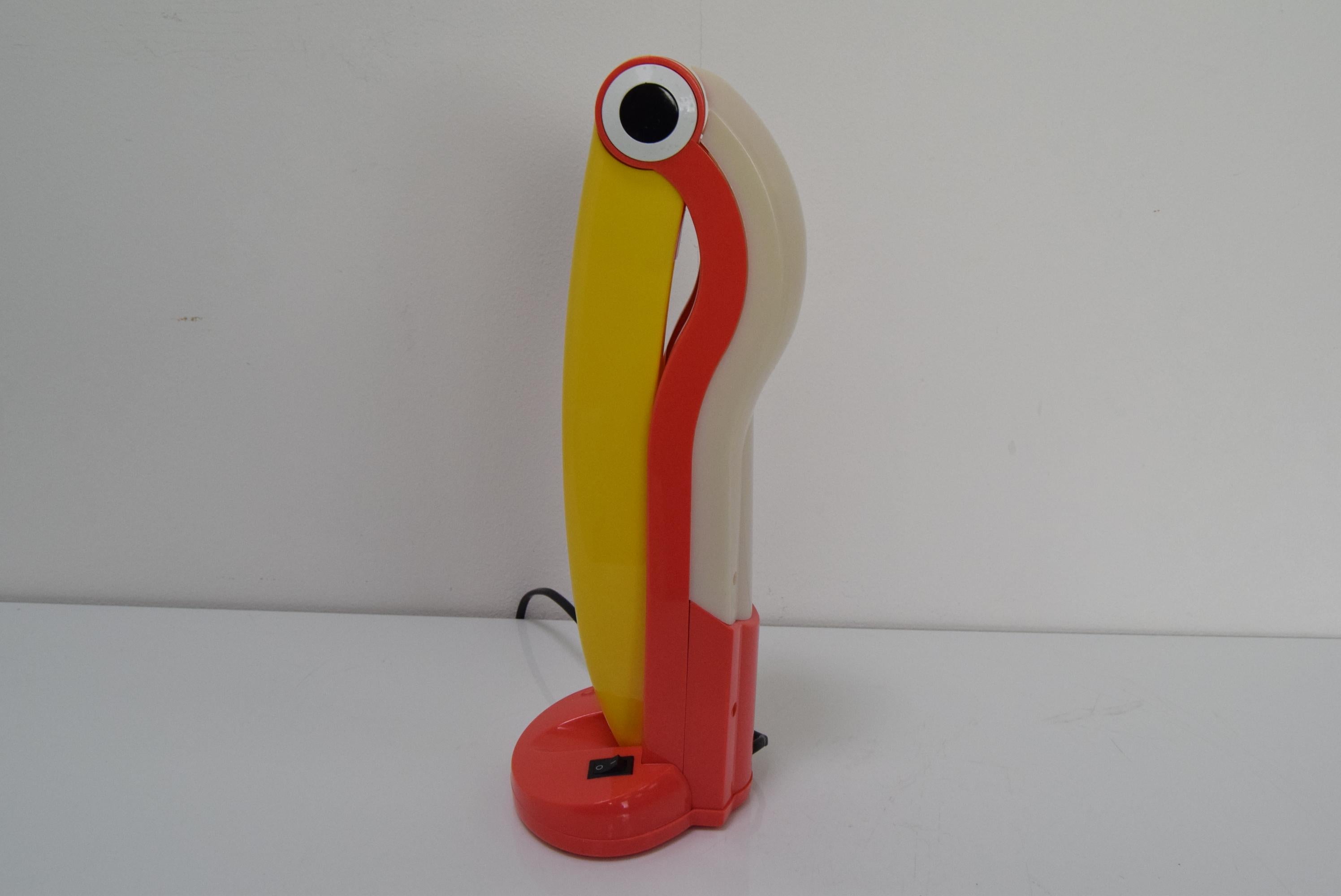Stunning Toucan Table Lamp by H.T.Huang for Lenoir, 1990's.  In Good Condition In Praha, CZ