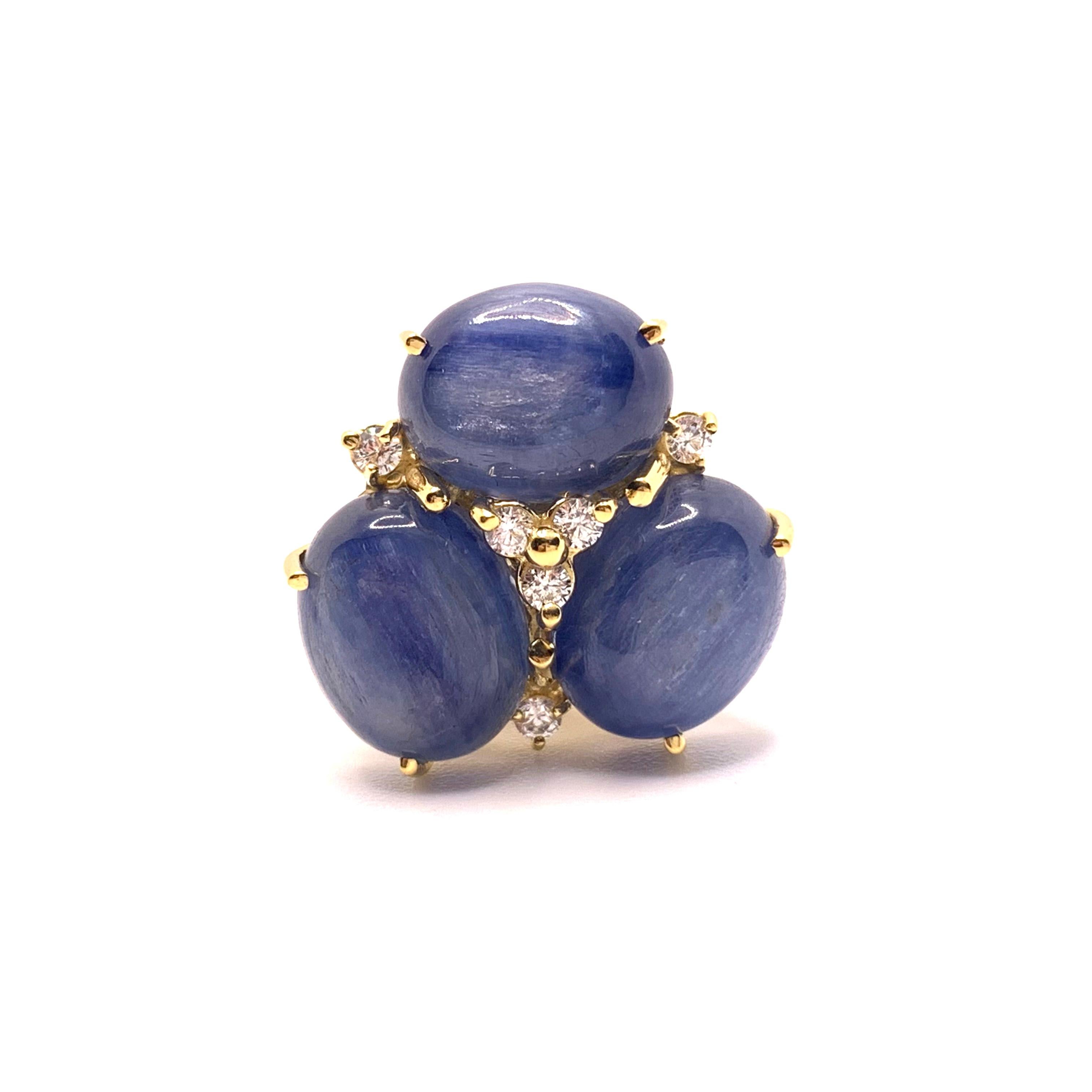 Atemberaubende dreifache ovale blaue Kyanit-Vermeil-Ohrringe (Cabochon) im Angebot
