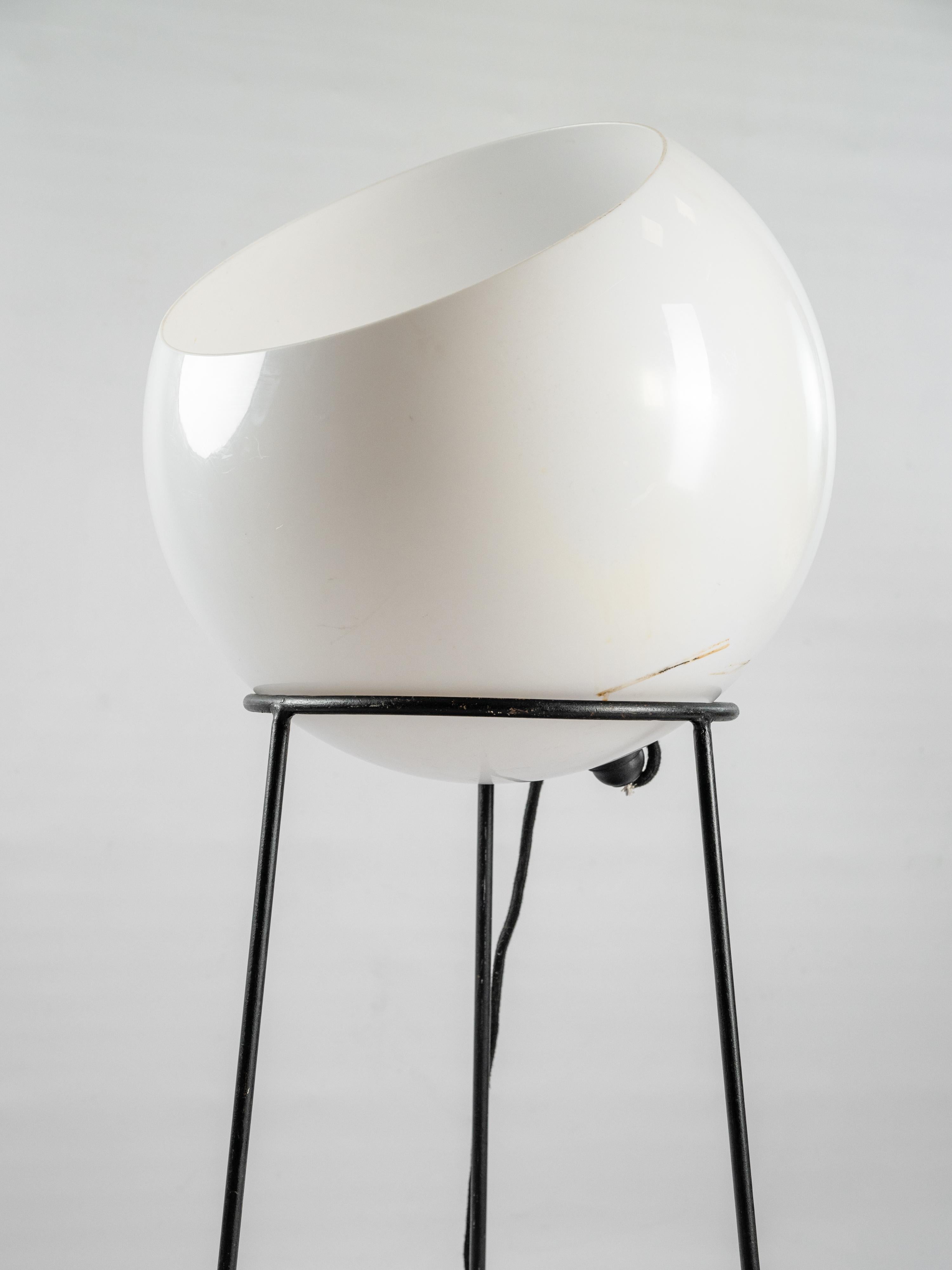 Superbe lampadaire tripode de l'ère spatiale en vente 3