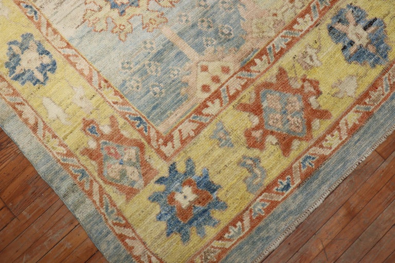 Stunning Turkish Blue Yellow Oushak Rug In New Condition For Sale In New York, NY