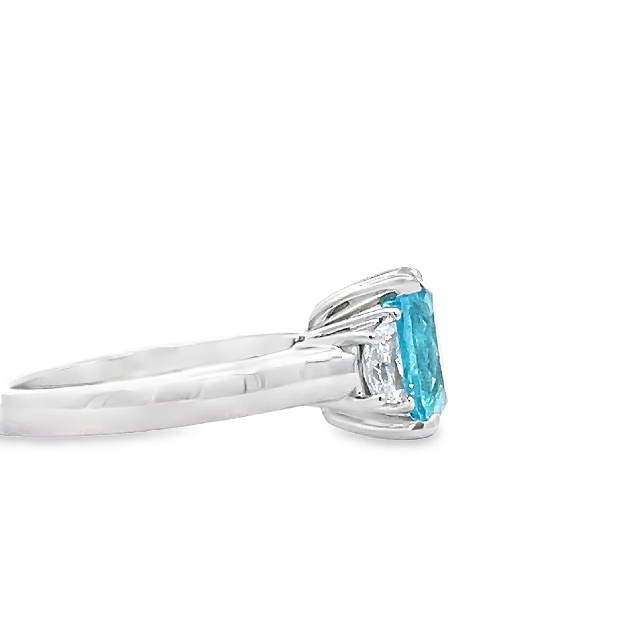 Women's Stunning Turquoise Gemstone Ring For Sale