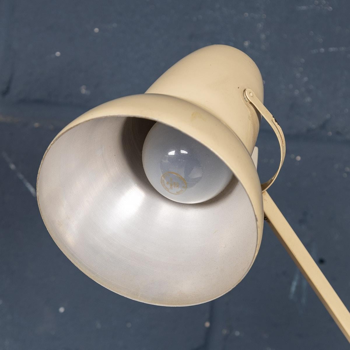 Stunning Two-Step Herbert Terry Anglepoise Lamp, Model 1227, England, circa 1970 For Sale 2