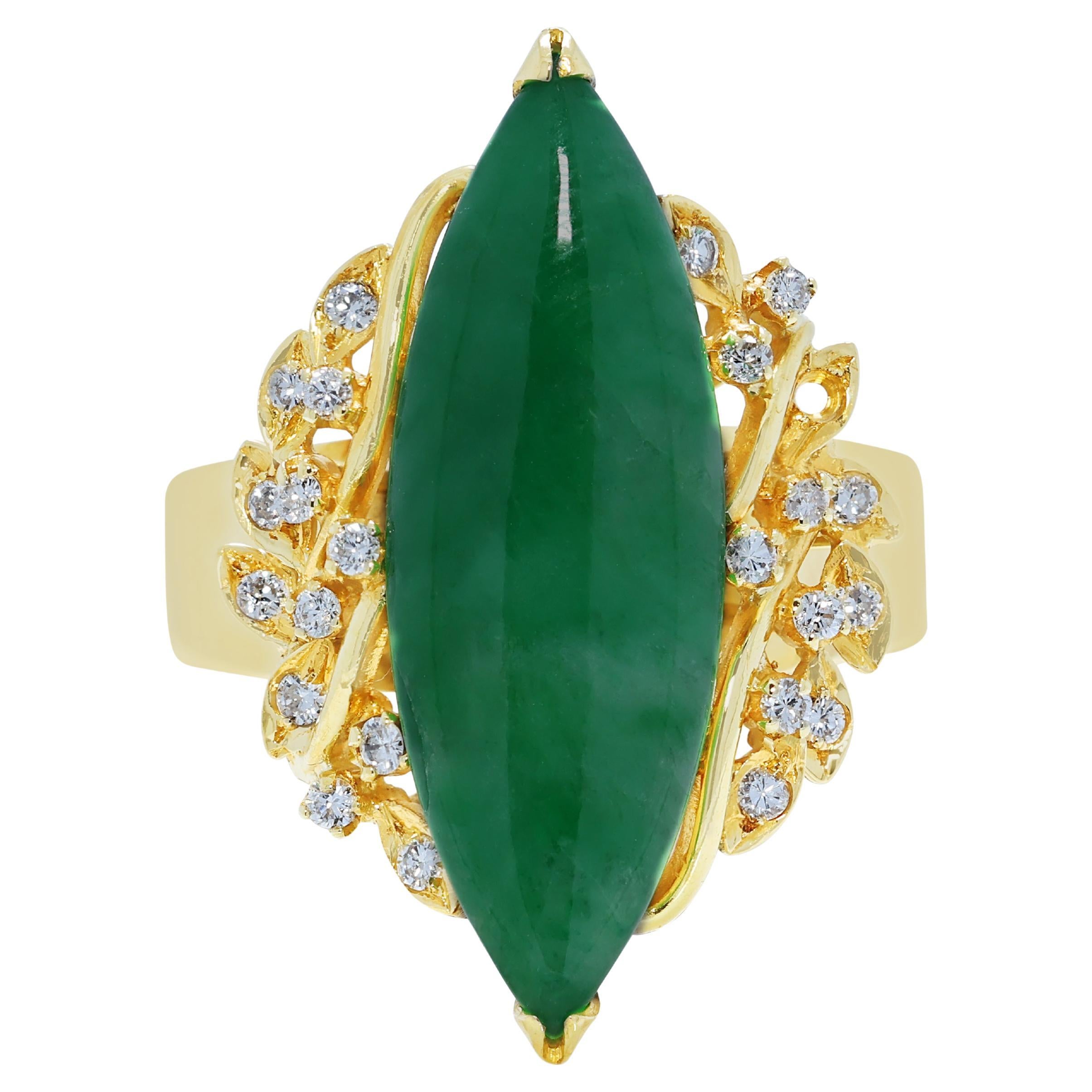 Stupendo anello con giadeite verde di tipo A e diamanti da 0,24 carati in oro giallo 18K