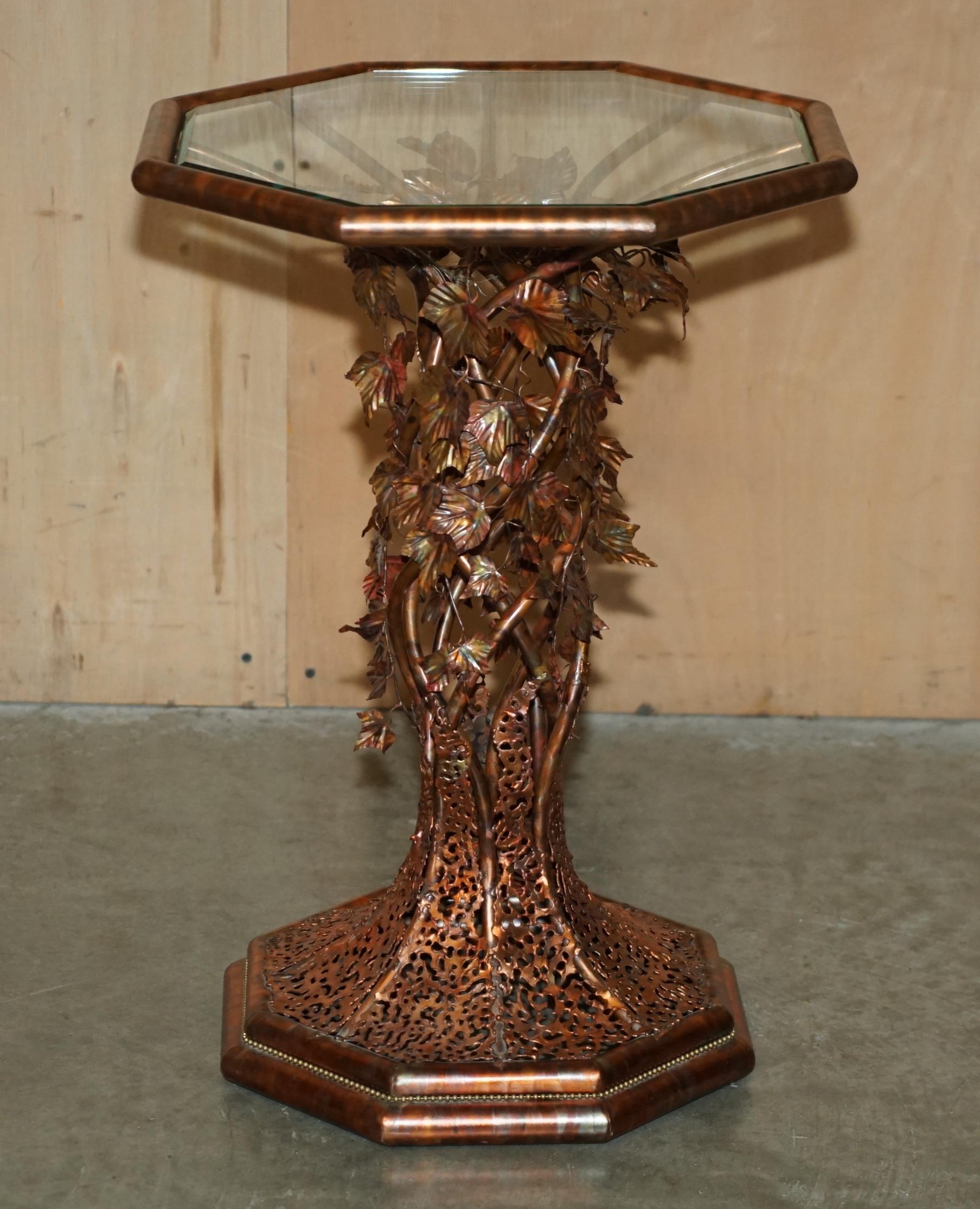 Stunning & UNIQUE PAIR DE TABLES LATÉRALES FLORALES D'INTÉRIEUR ITALIAN COPPER des années 1960 en vente 4