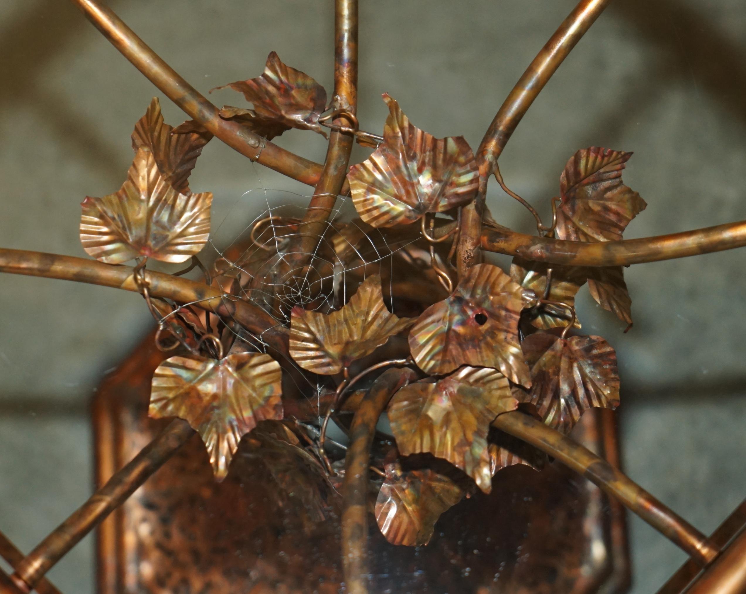 Stunning & UNIQUE PAIR DE TABLES LATÉRALES FLORALES D'INTÉRIEUR ITALIAN COPPER des années 1960 en vente 6