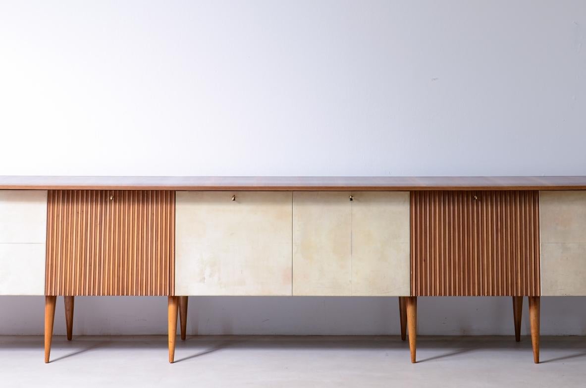 Mid-Century Modern Stunning unique storage unit  in parchment and reeded wood For Sale