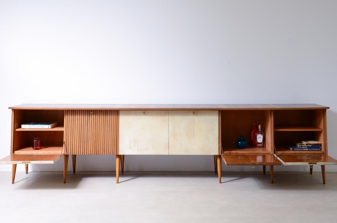 Stunning unique storage unit  in parchment and reeded wood In Excellent Condition For Sale In Milano, IT