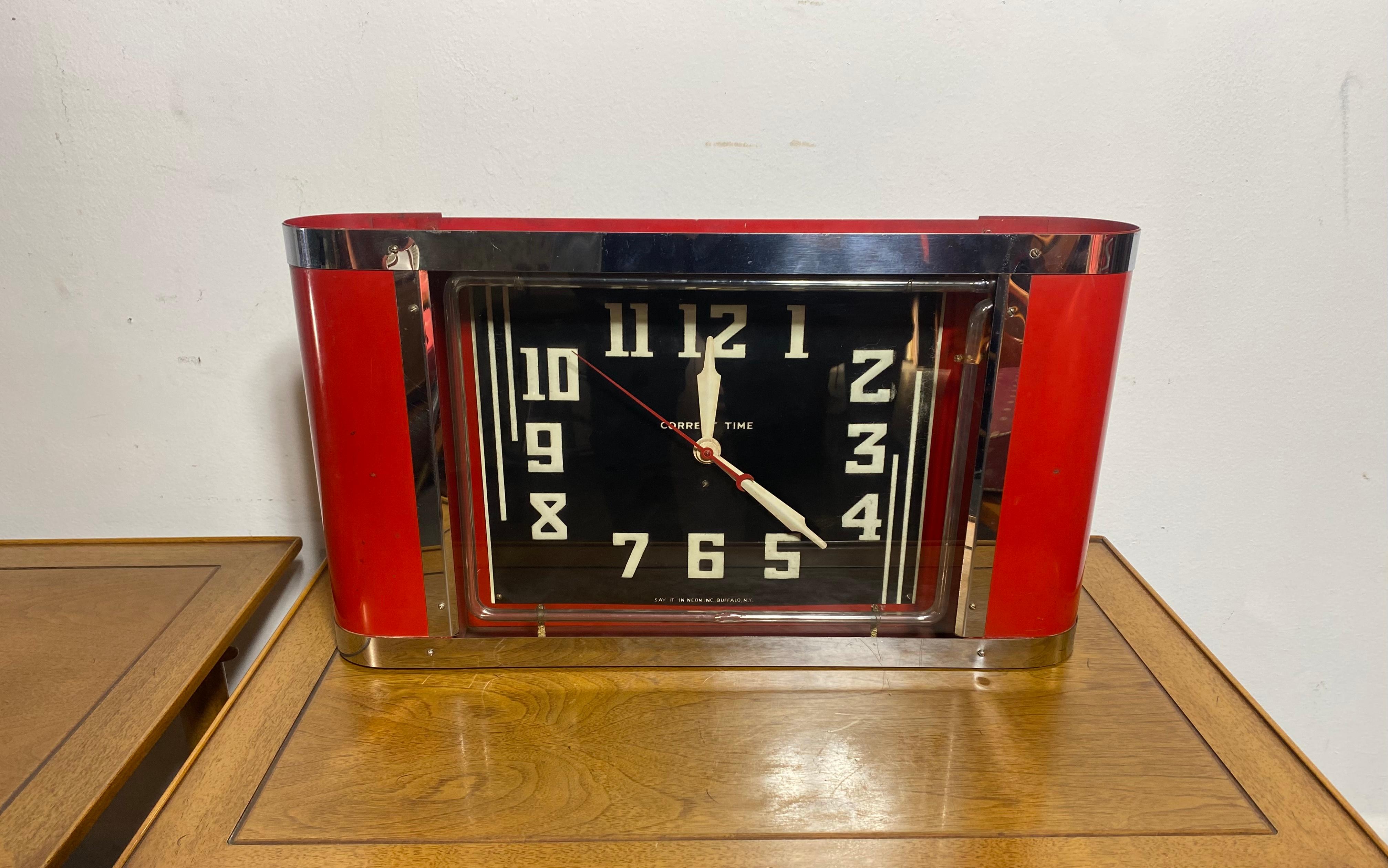 Stunning Unmolested Original Wall / Counter Art Deco Neon Clock  In Good Condition For Sale In Buffalo, NY