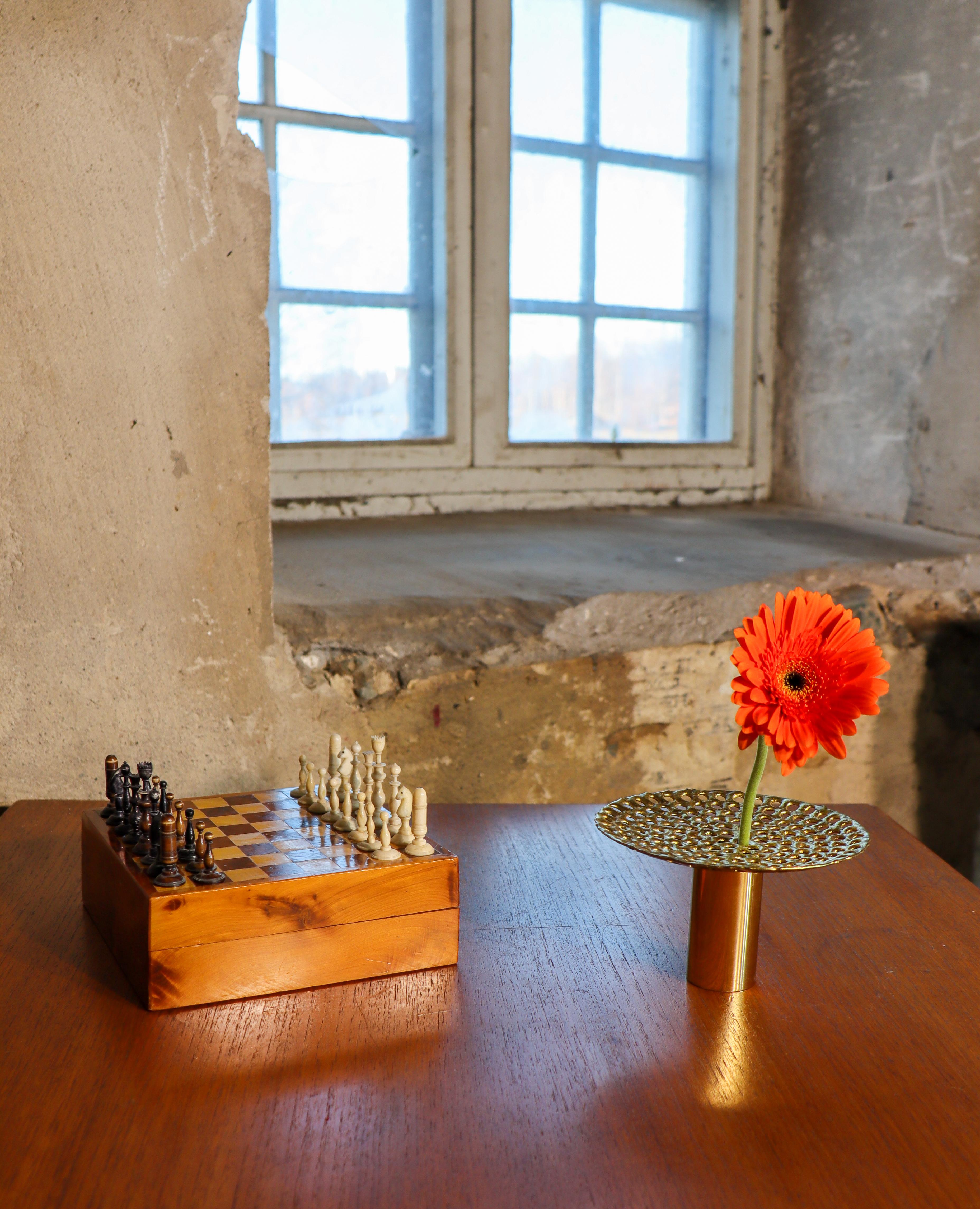 Scandinavo moderno Splendido vaso in ottone - Skultuna, Svezia - Pierre Forsell 1960 in vendita