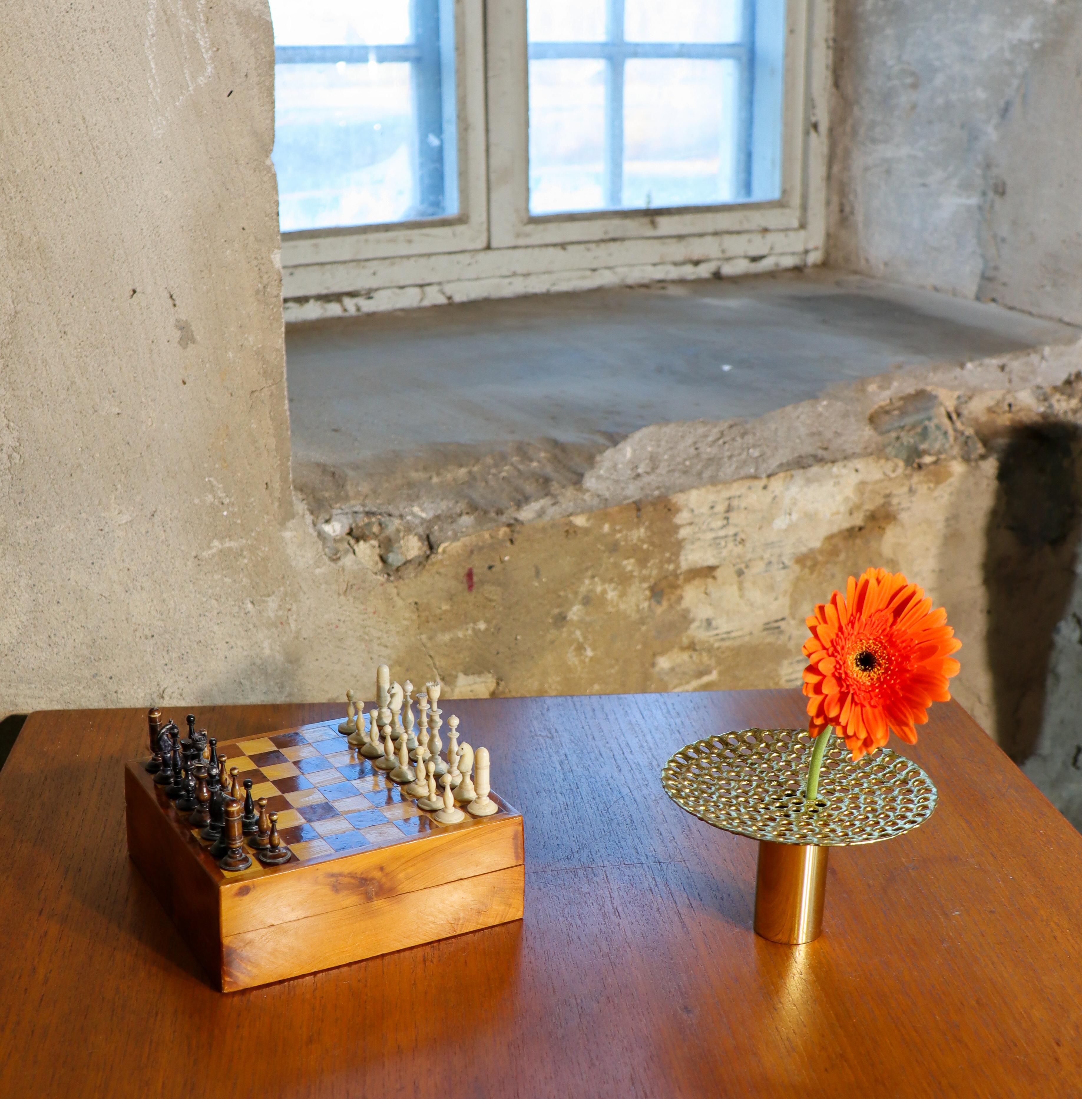 Splendido vaso in ottone - Skultuna, Svezia - Pierre Forsell 1960 in vendita 3