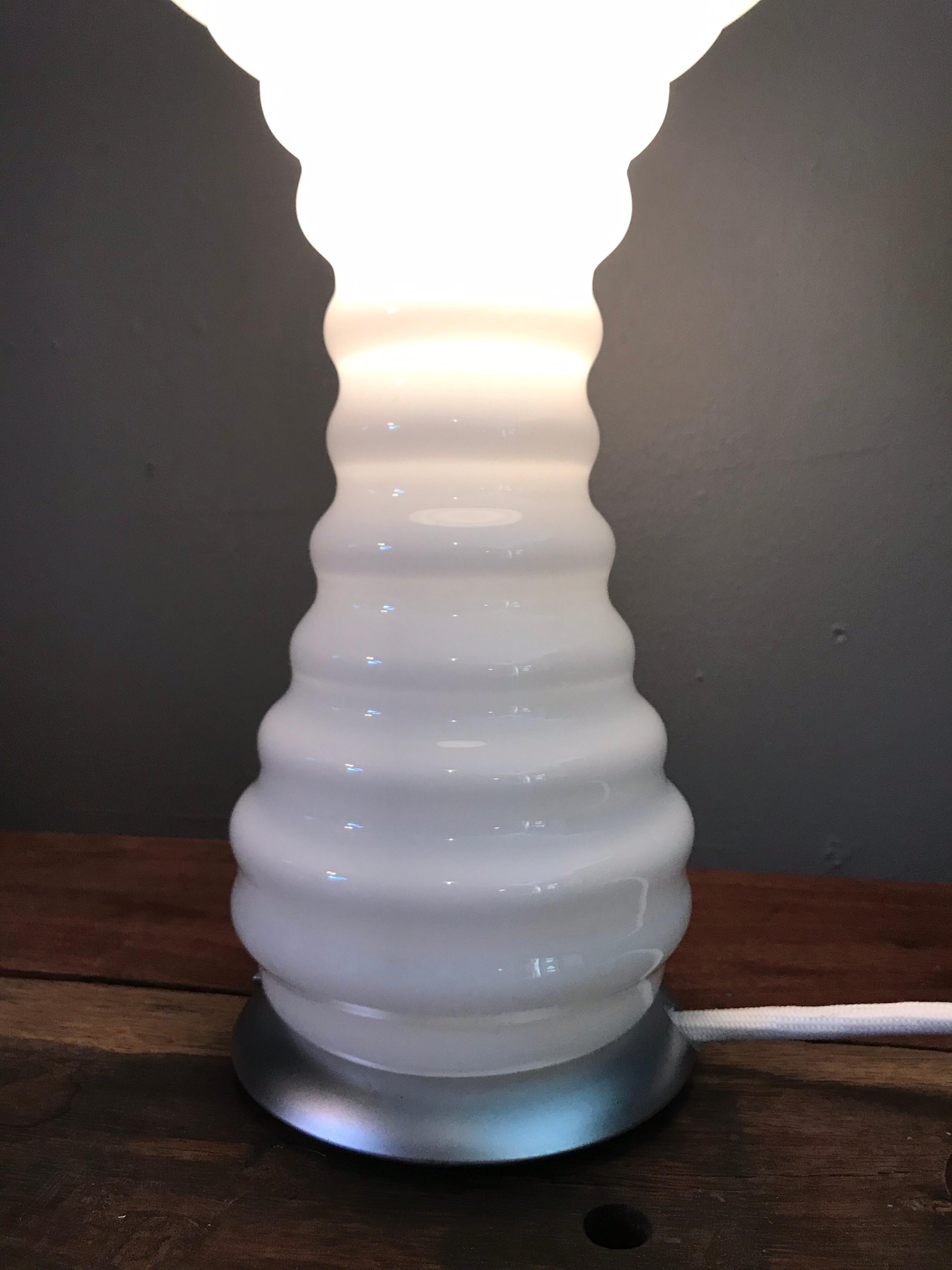 Late 20th Century Stunning Verner Panton Table Lamp in Hand Blown Opaline Glass for Holmgaard For Sale