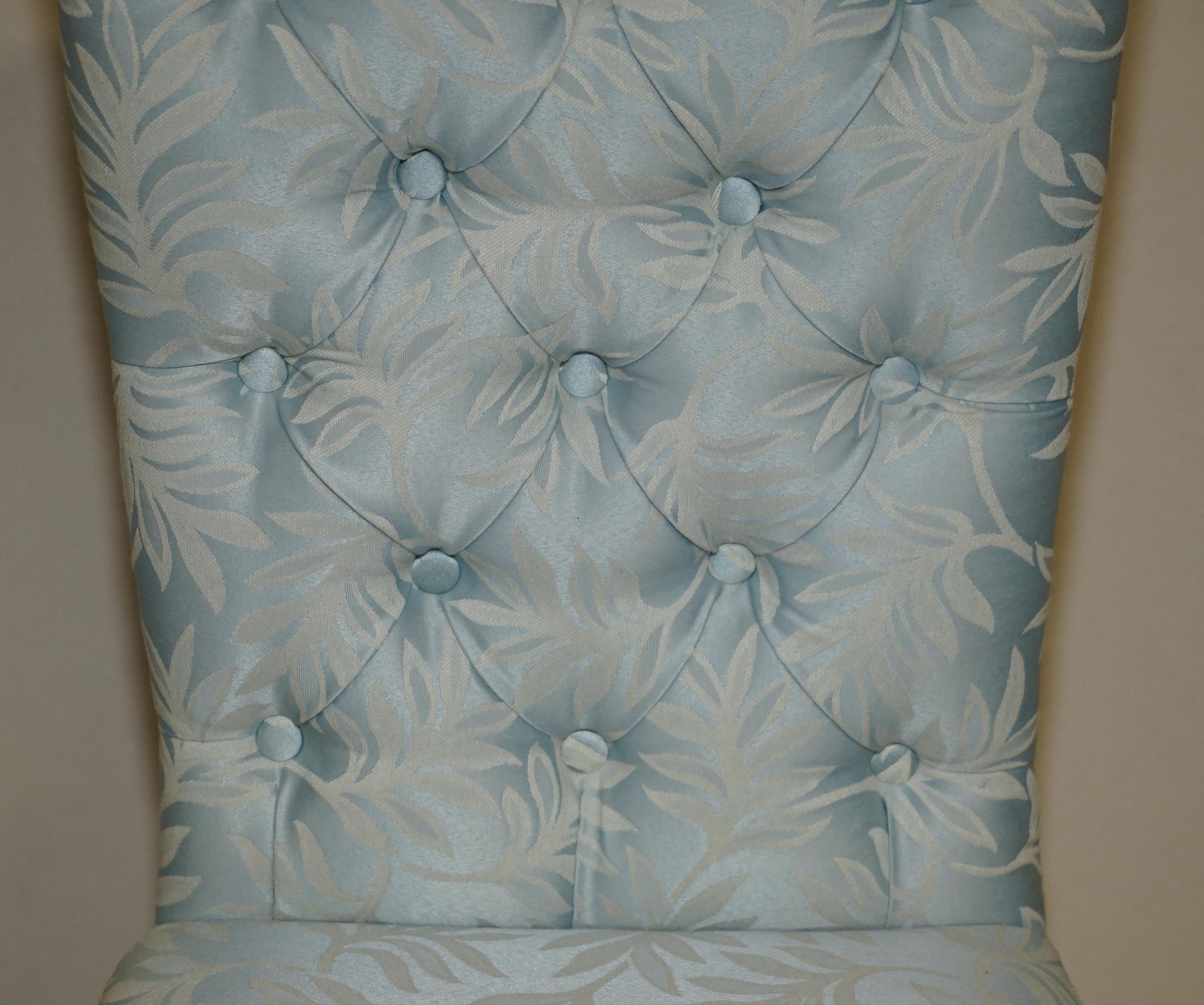 STUNNING VERY COMFORTABLE BLUE FLORAL SILK FINISH DRESSING TABLE OR SIDE CHAiR In Fair Condition For Sale In West Sussex, Pulborough