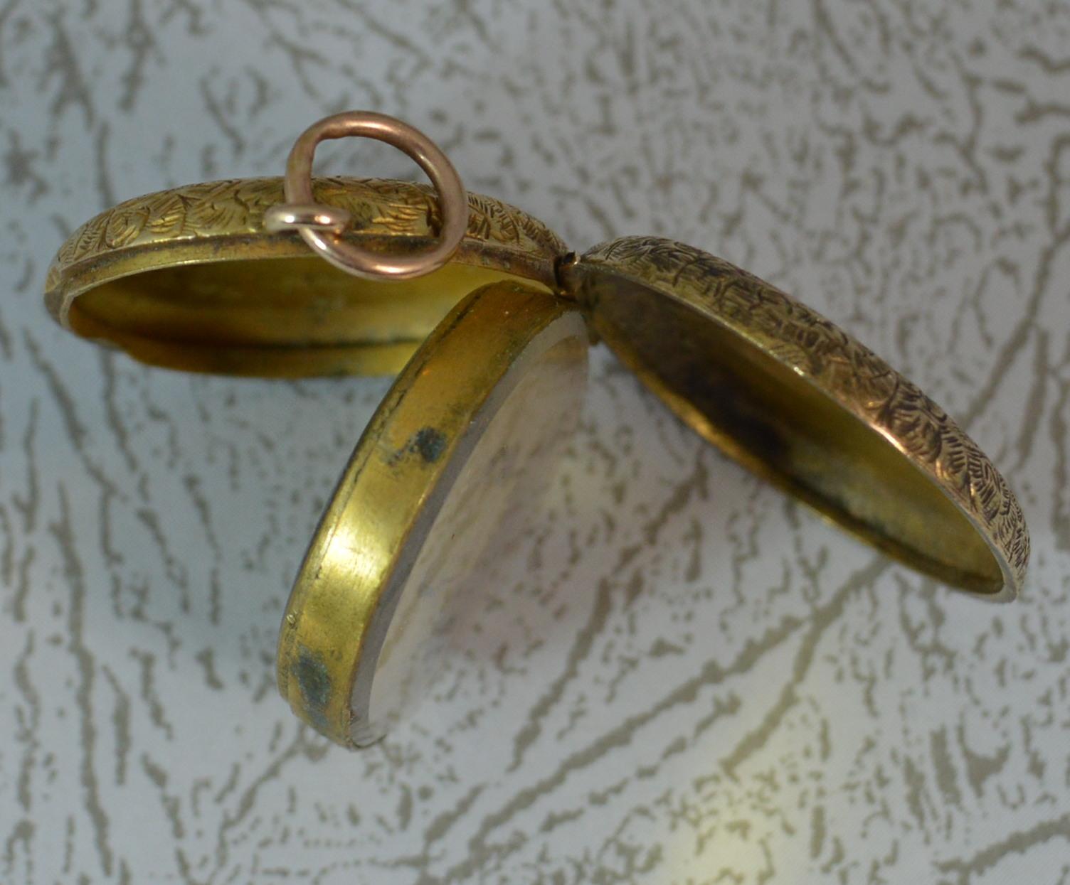 Stunning Victorian 15 Carat Gold Double Locket Pendant 7