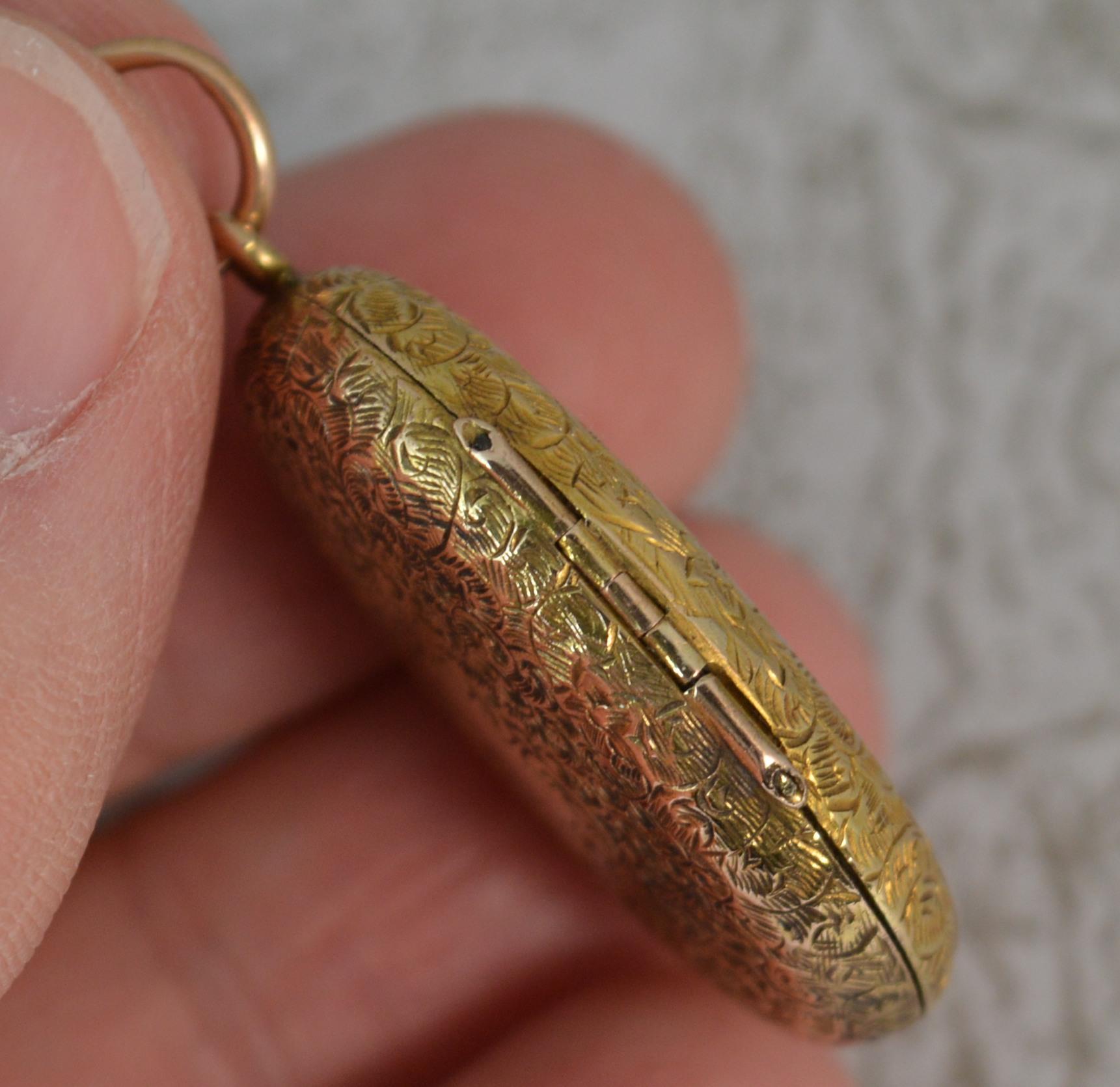 Stunning Victorian 15 Carat Gold Double Locket Pendant In Excellent Condition In St Helens, GB