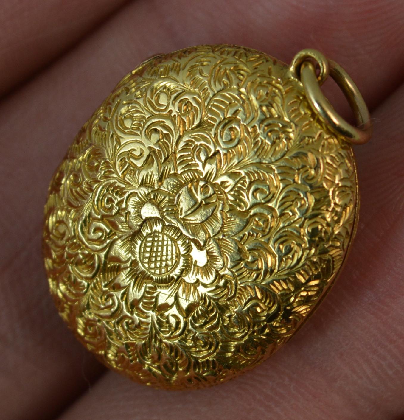 Women's Stunning Victorian 15 Carat Gold Foiled Amethyst Locket Pendant